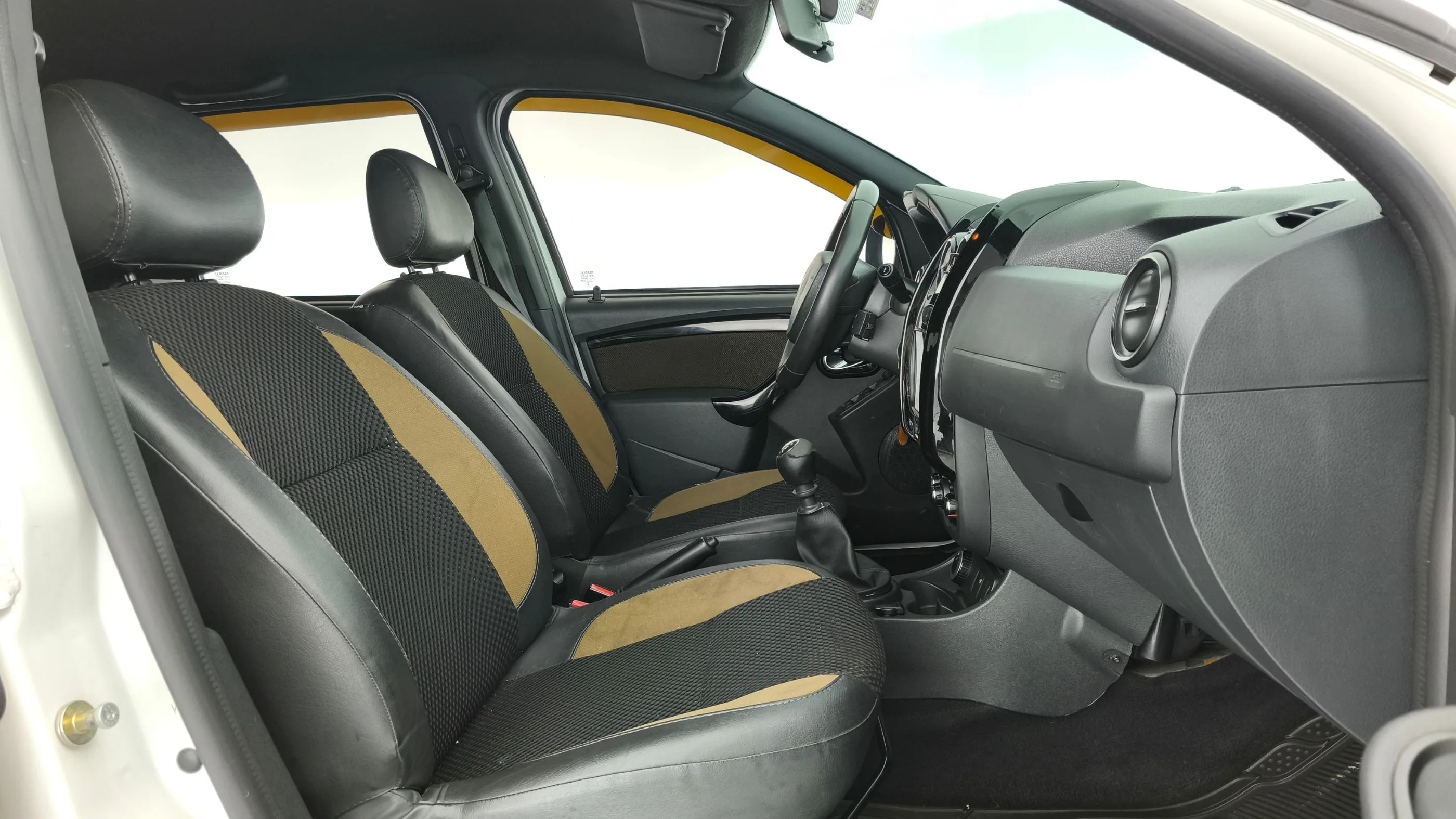 RENAULT DUSTER DYNAMIQUE/INTENS MT 2000CC 4X4