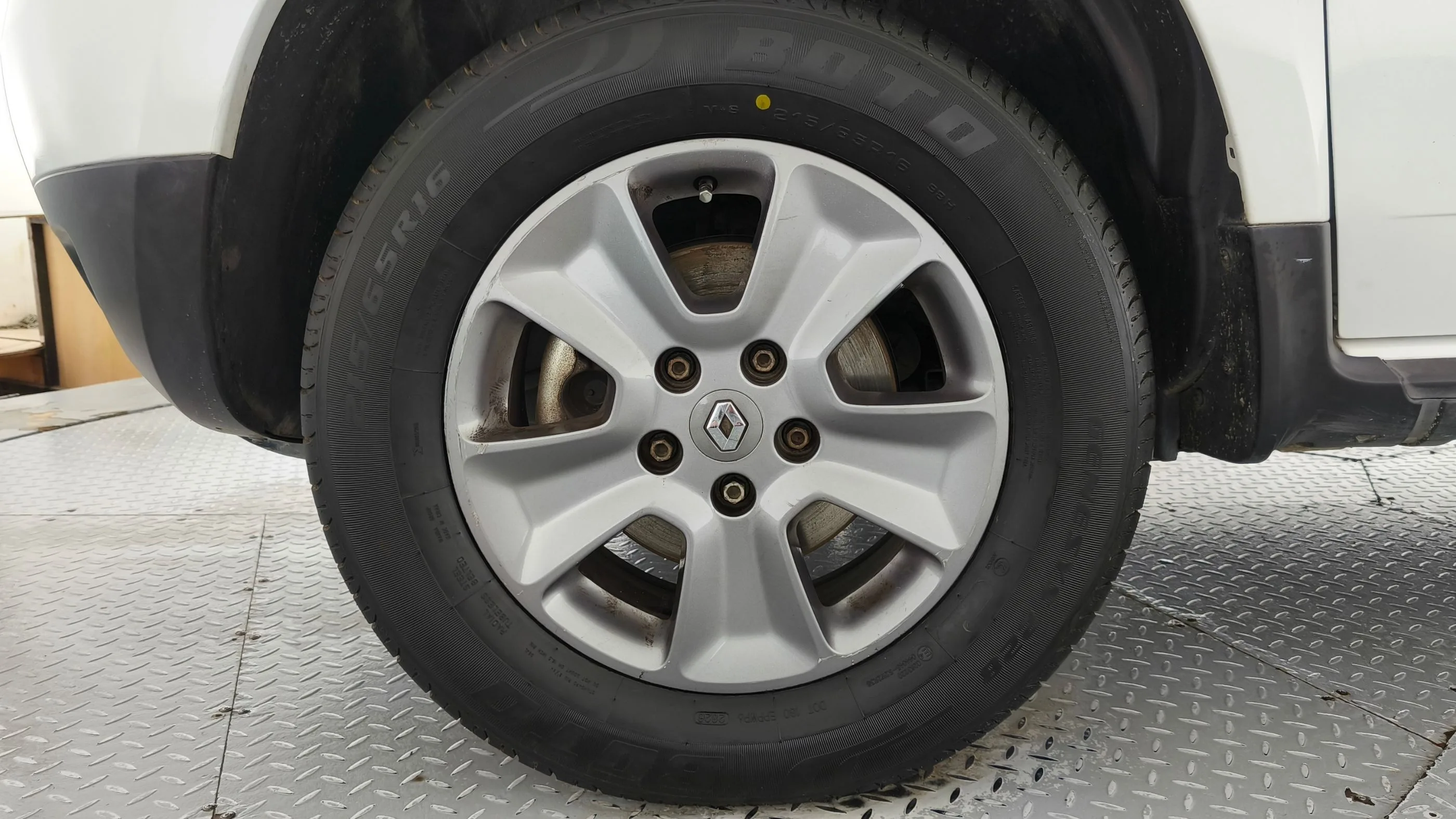 RENAULT DUSTER DYNAMIQUE/INTENS MT 2000CC 4X4