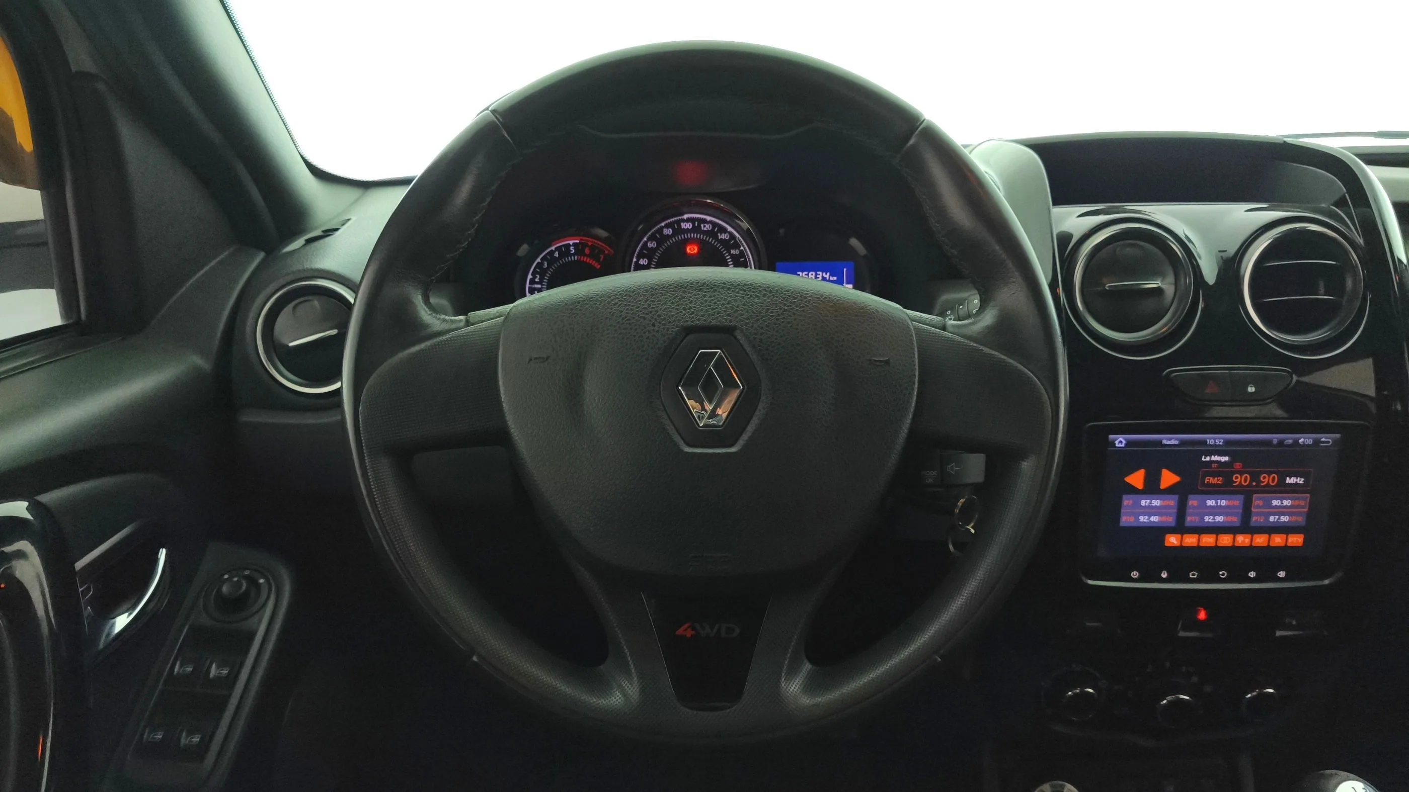 RENAULT DUSTER DYNAMIQUE/INTENS MT 2000CC 4X4