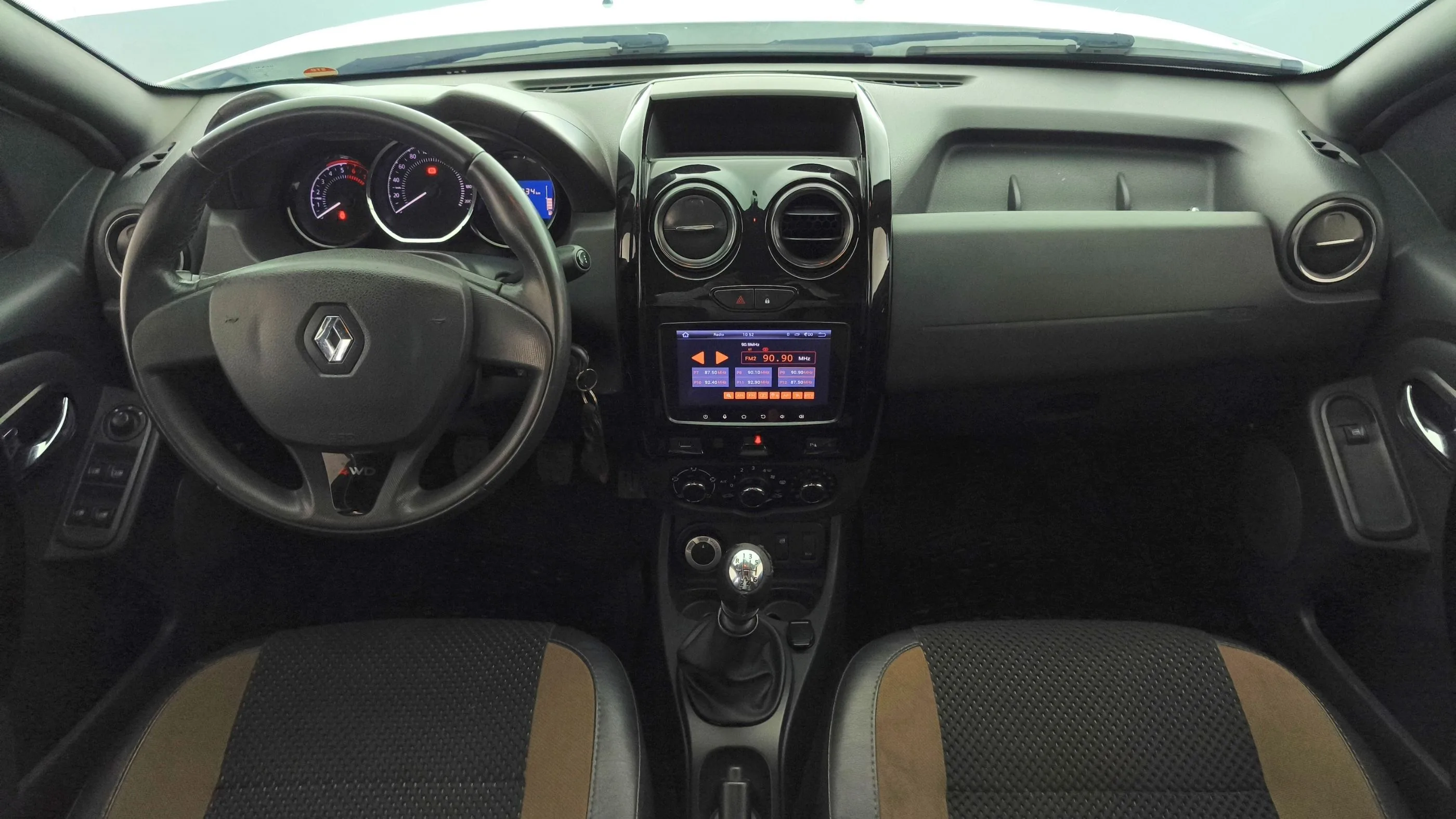 RENAULT DUSTER DYNAMIQUE/INTENS MT 2000CC 4X4
