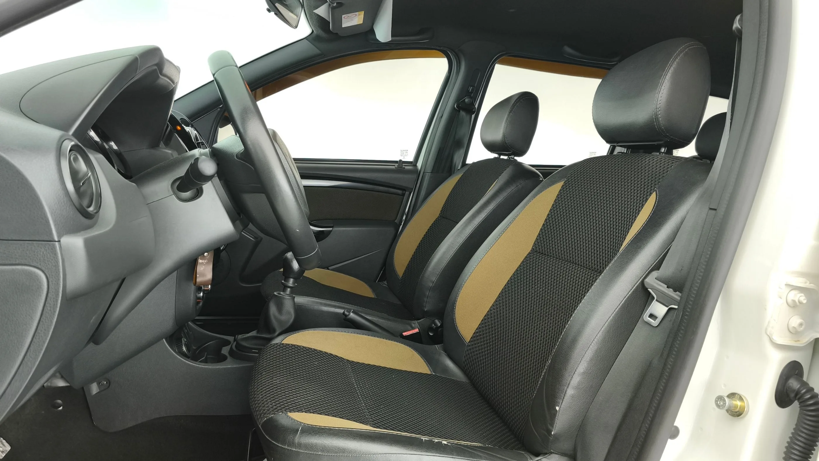 RENAULT DUSTER DYNAMIQUE/INTENS MT 2000CC 4X4