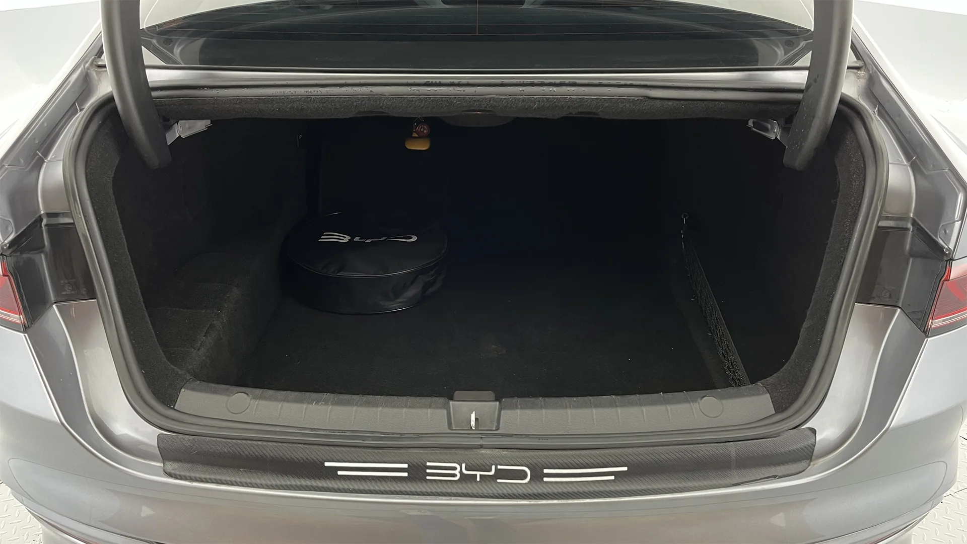 BYD QIN DM-I AT 1500CC
