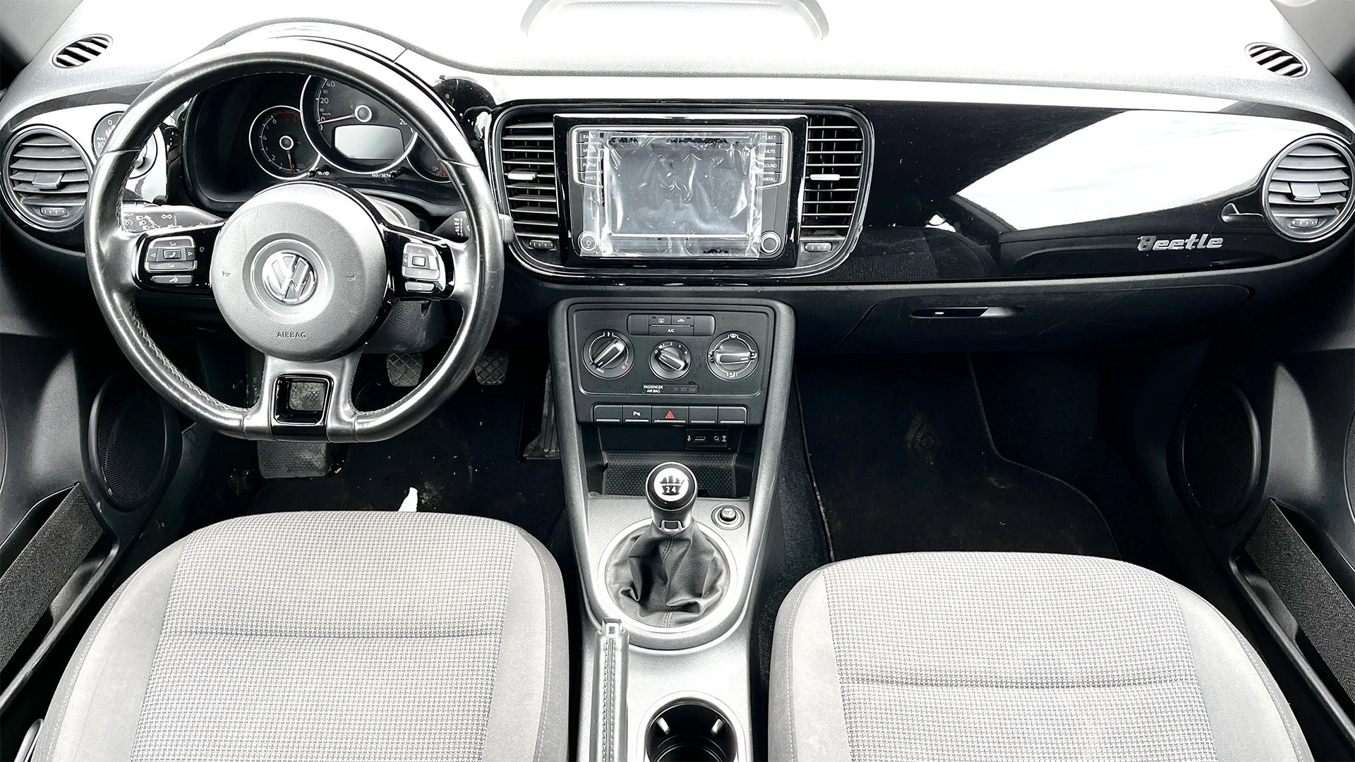VOLKSWAGEN BEETLE DESIGN MT 2500CC 2P FE