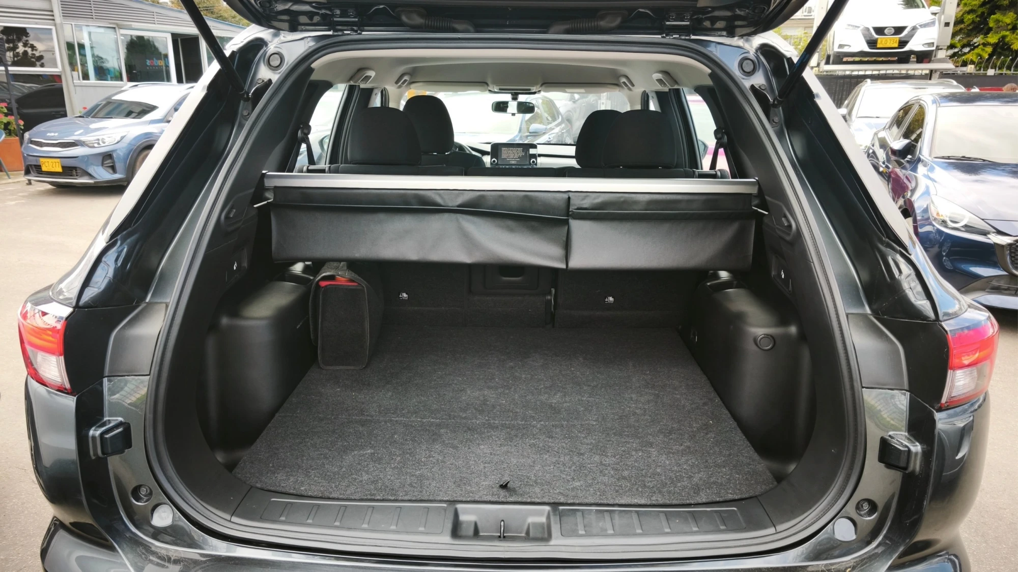 MITSUBISHI OUTLANDER 2.5L AT 2500CC 7AB 4X2