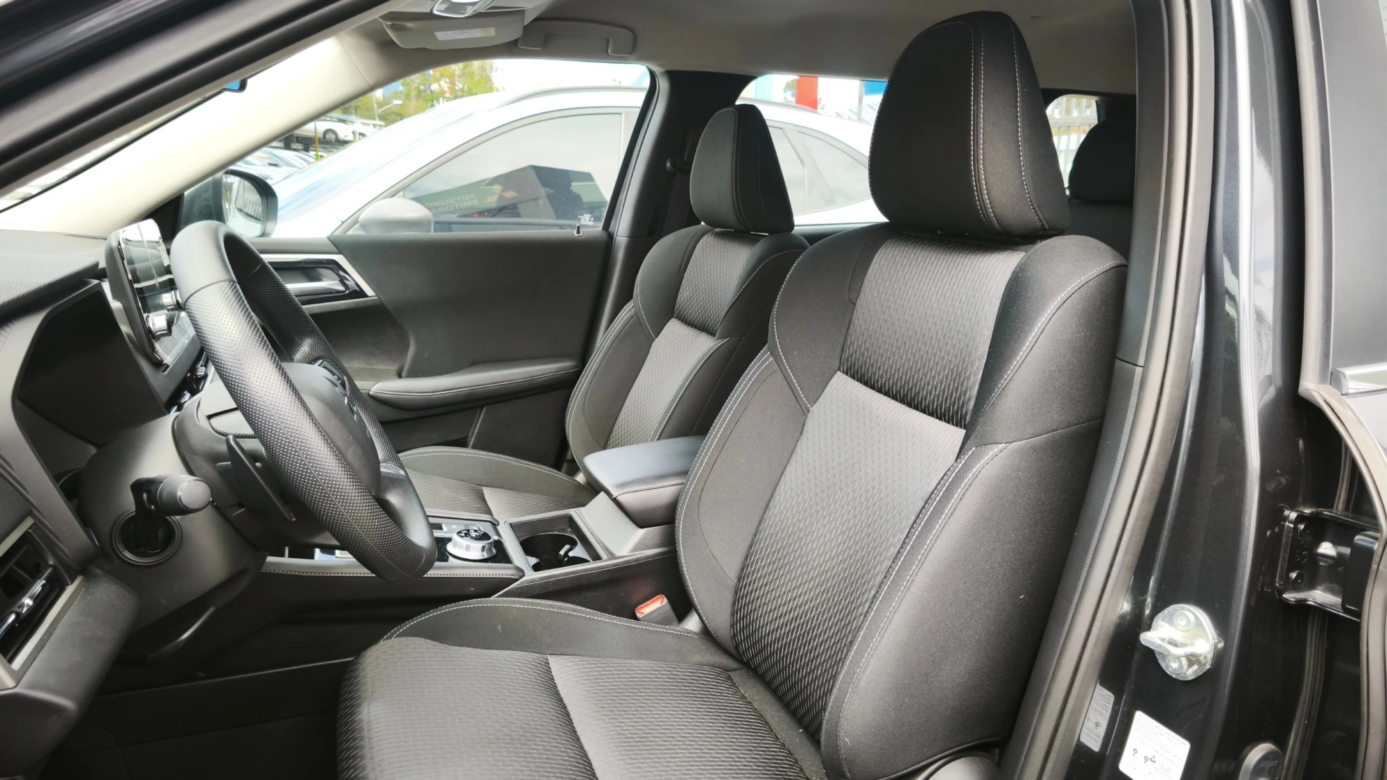 MITSUBISHI OUTLANDER 2.5L AT 2500CC 7AB 4X2