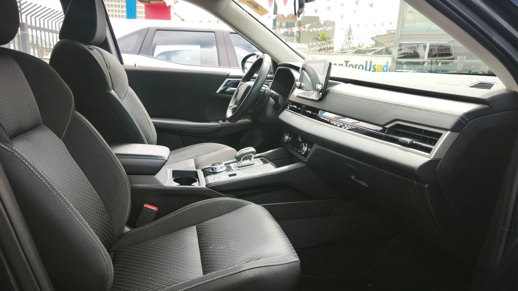 MITSUBISHI OUTLANDER 2.5L AT 2500CC 7AB 4X2
