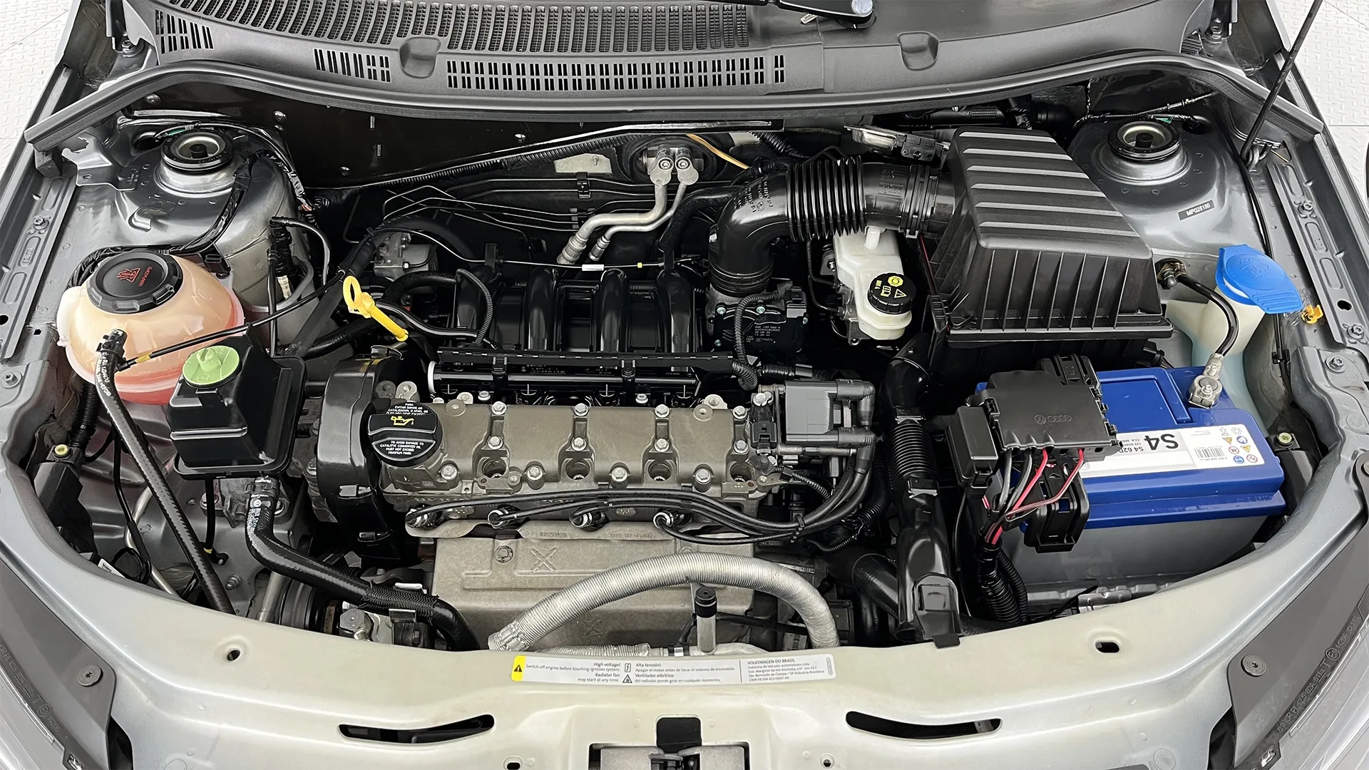 VOLKSWAGEN SAVEIRO 1.6L MT 1600CC AA
