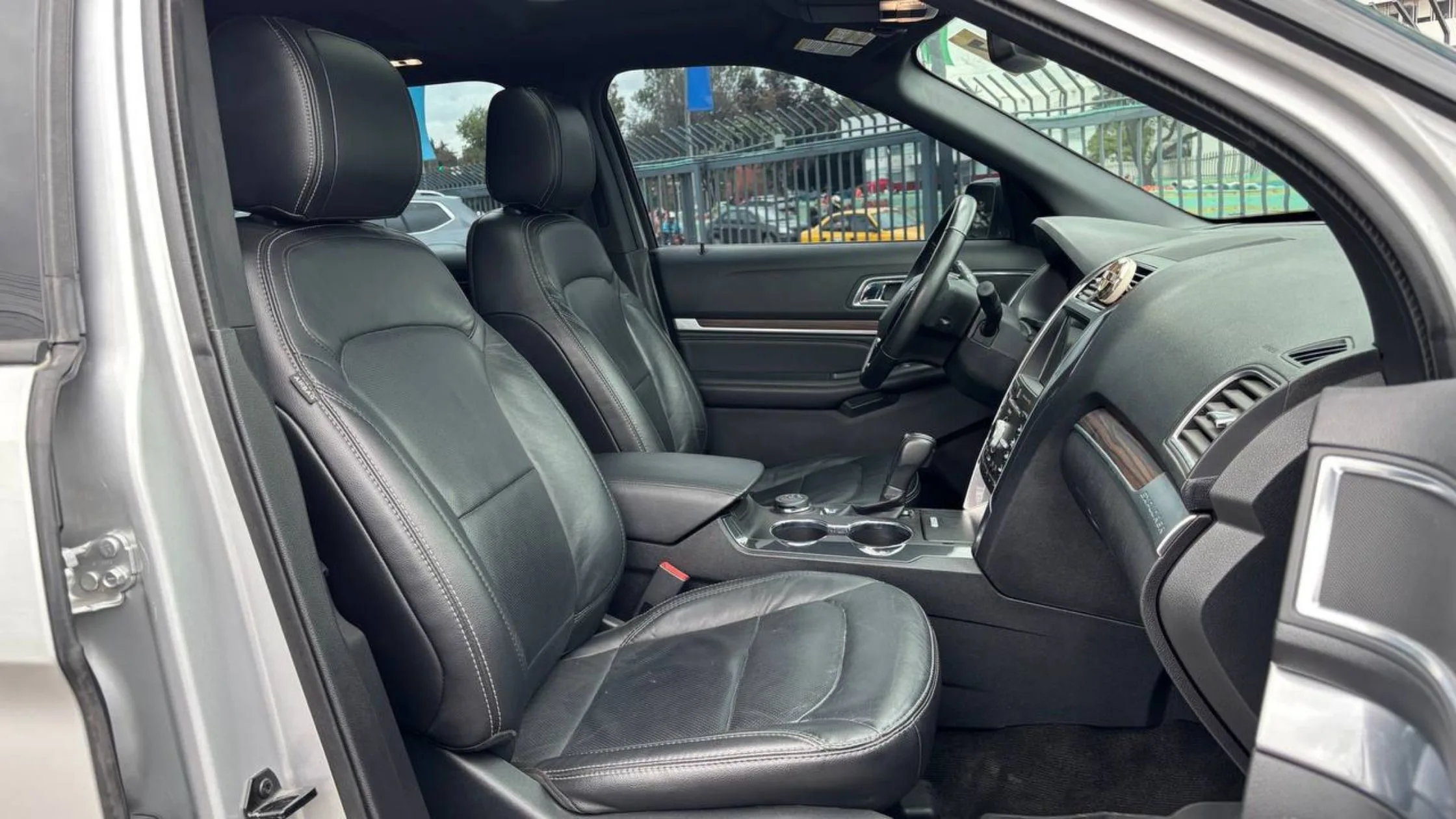 FORD EXPLORER LIMITED TP 2300CC 4X4