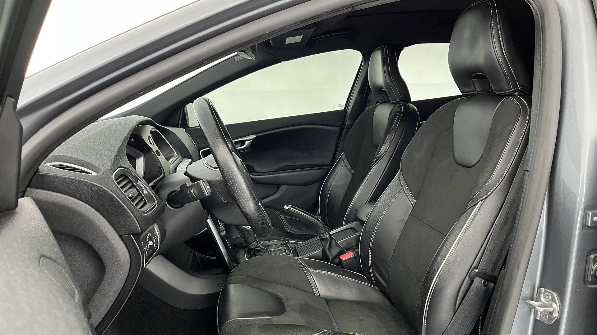 VOLVO V40 [FL] T4 DRIVE-E R-DESIGN TP 2000CC T CT