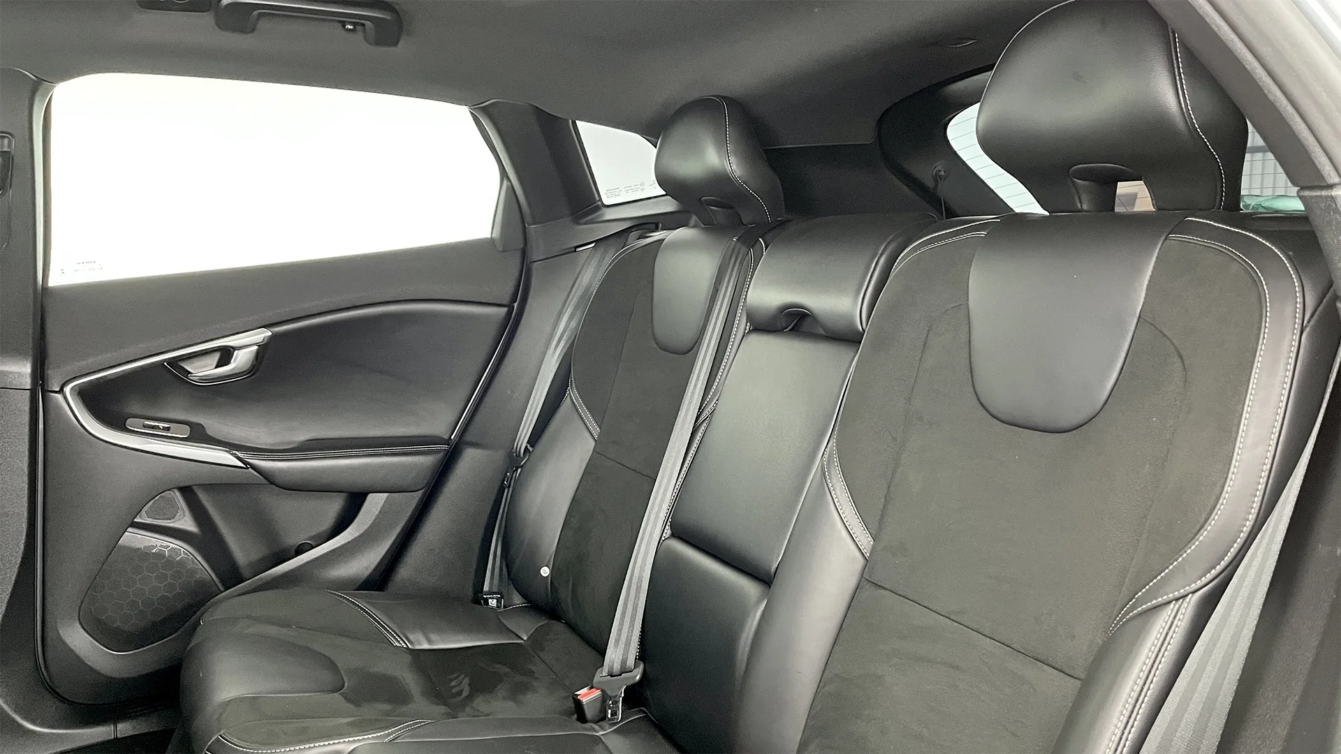 VOLVO V40 [FL] T4 DRIVE-E R-DESIGN TP 2000CC T CT