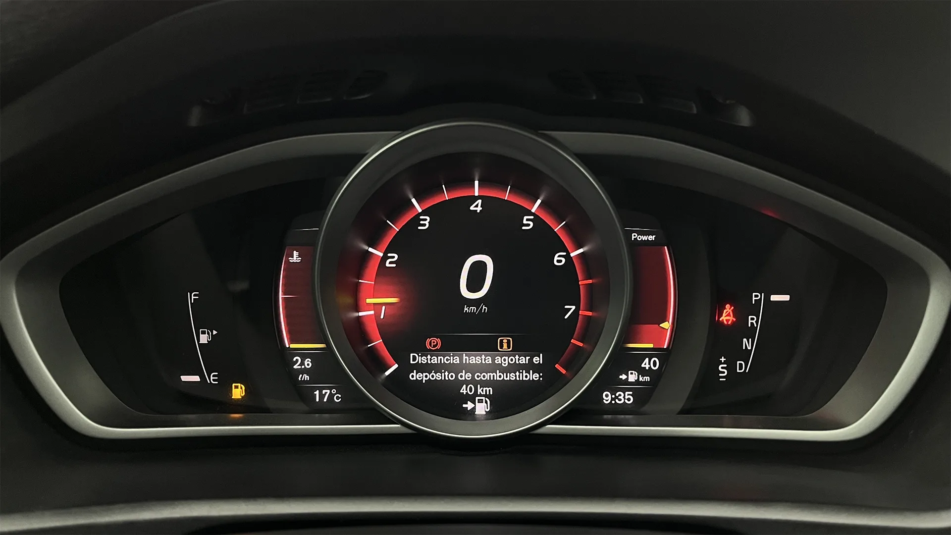 VOLVO V40 [FL] T4 DRIVE-E R-DESIGN TP 2000CC T CT