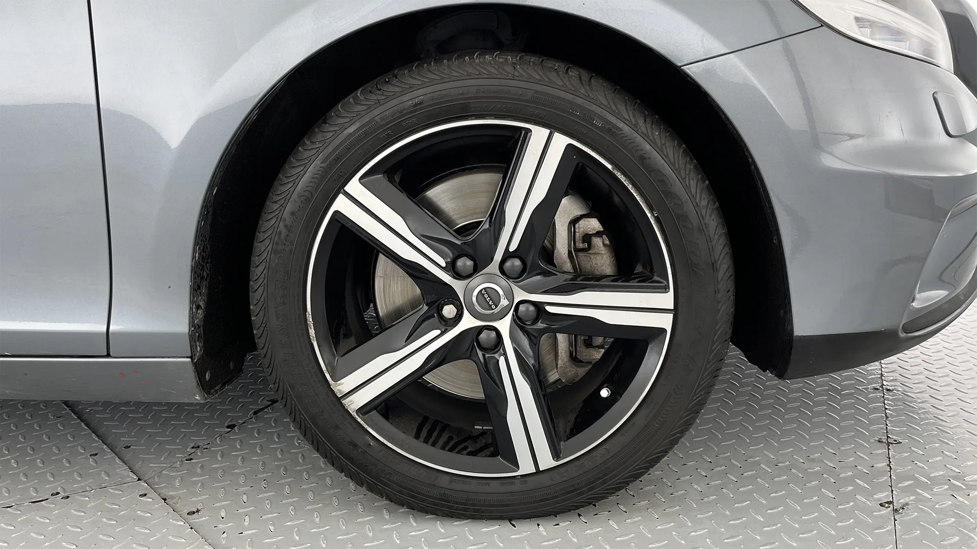 VOLVO V40 [FL] T4 DRIVE-E R-DESIGN TP 2000CC T CT