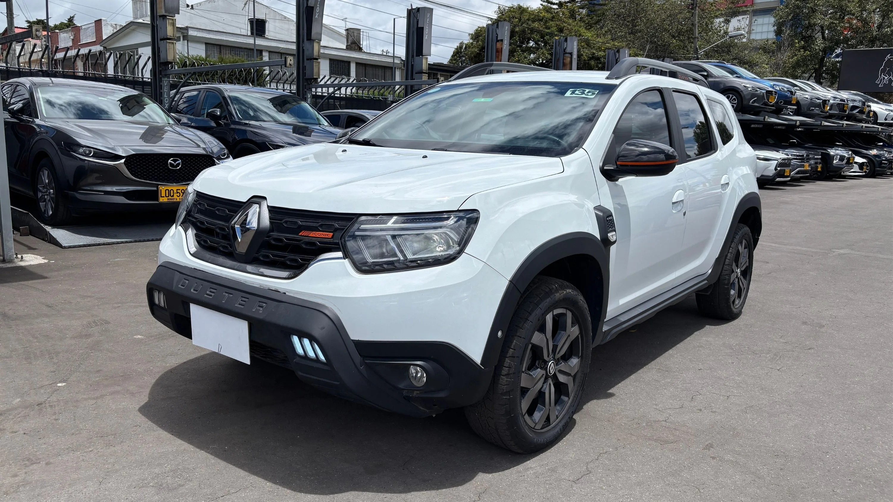 RENAULT DUSTER ICONIC MT 1300CC T 4X4 6AB