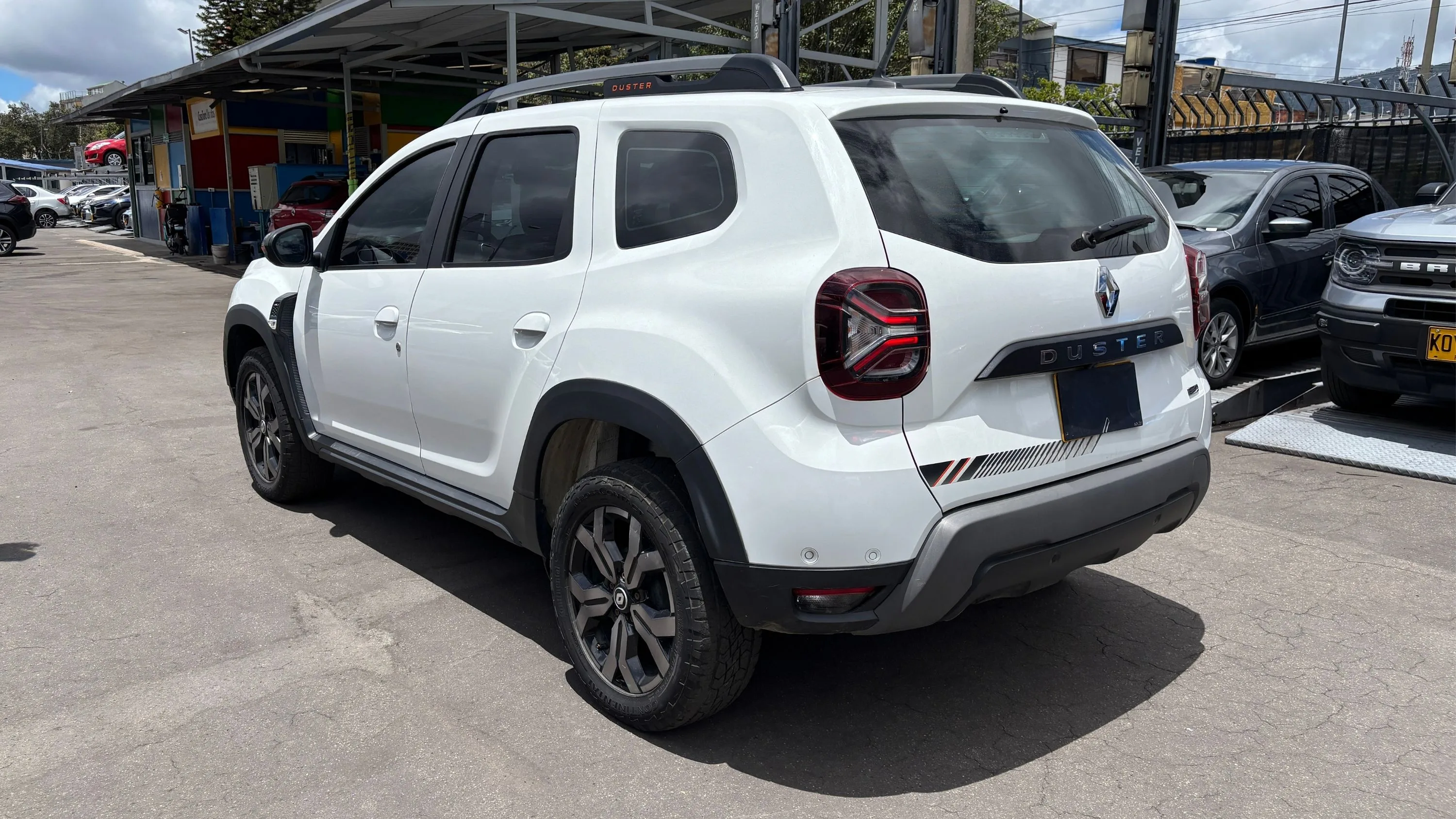 RENAULT DUSTER ICONIC MT 1300CC T 4X4 6AB