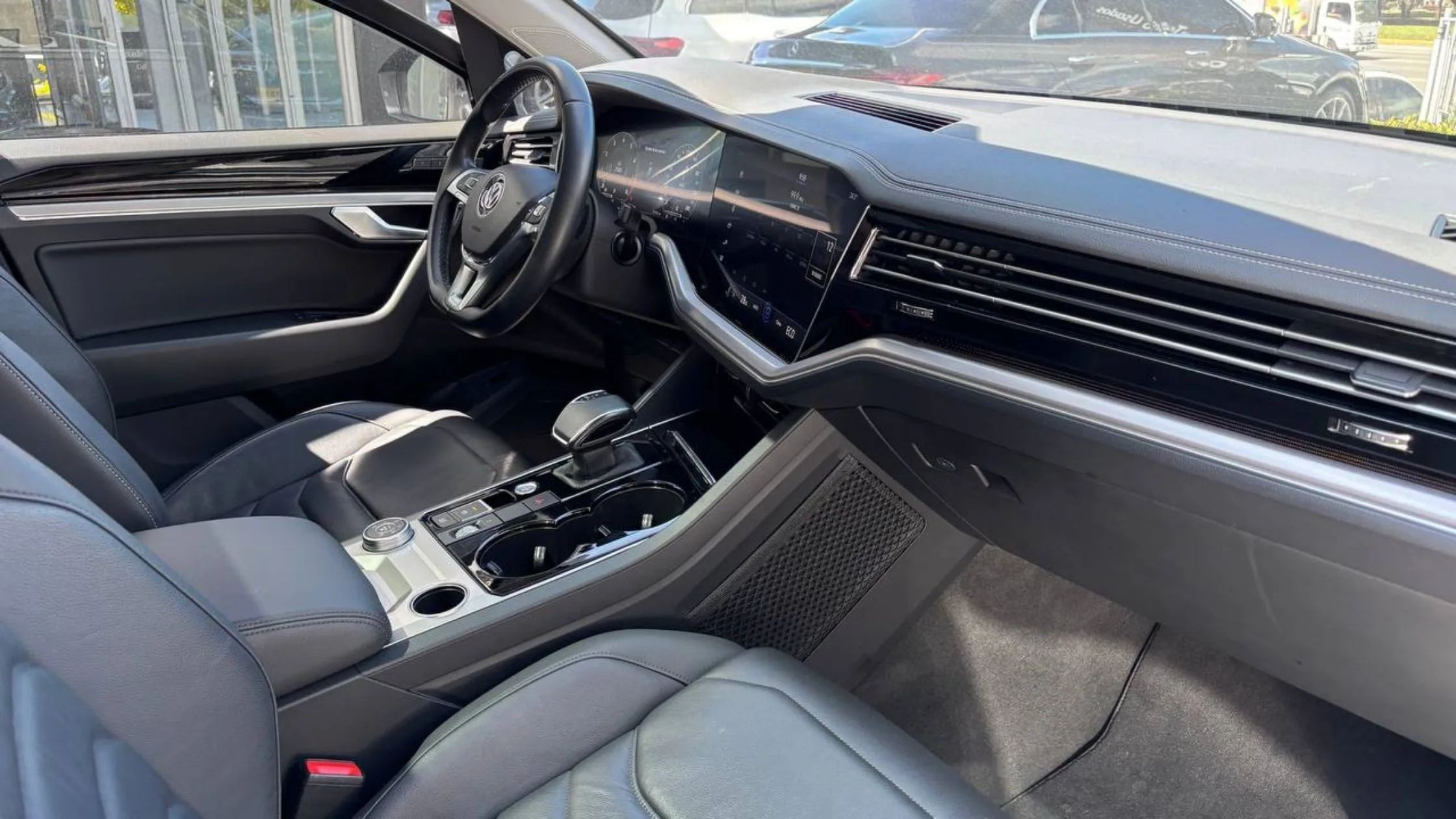VOLKSWAGEN TOUAREG LUXURY TP 3000CC T V6