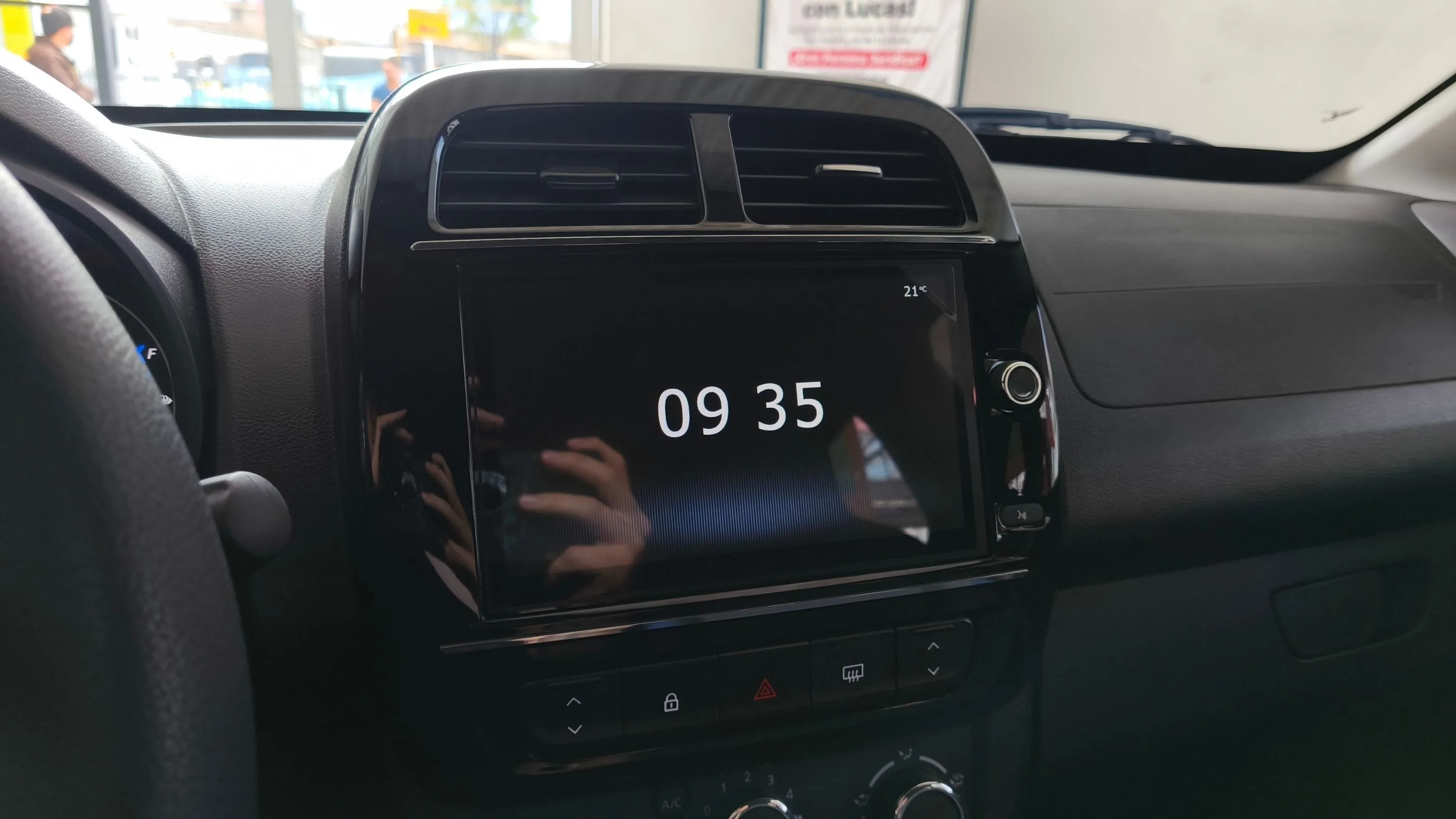 RENAULT KWID INTENS MT 1000CC 12V 4AB ABS