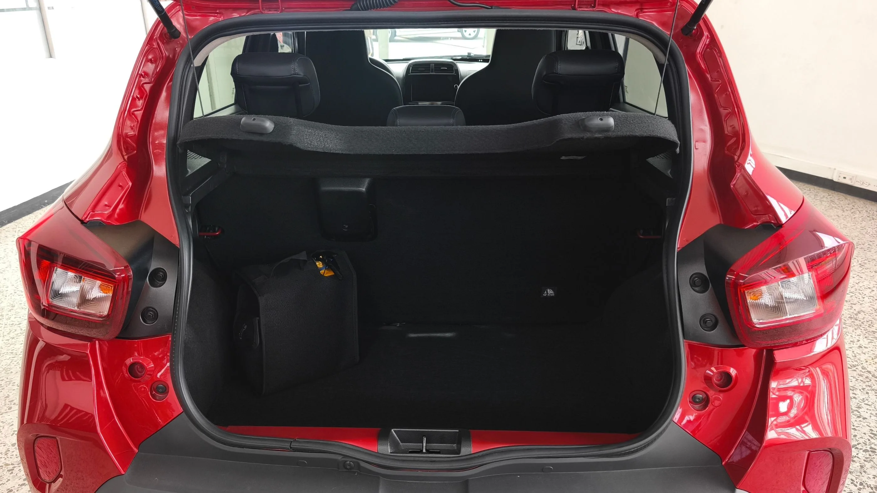 RENAULT KWID INTENS MT 1000CC 12V 4AB ABS