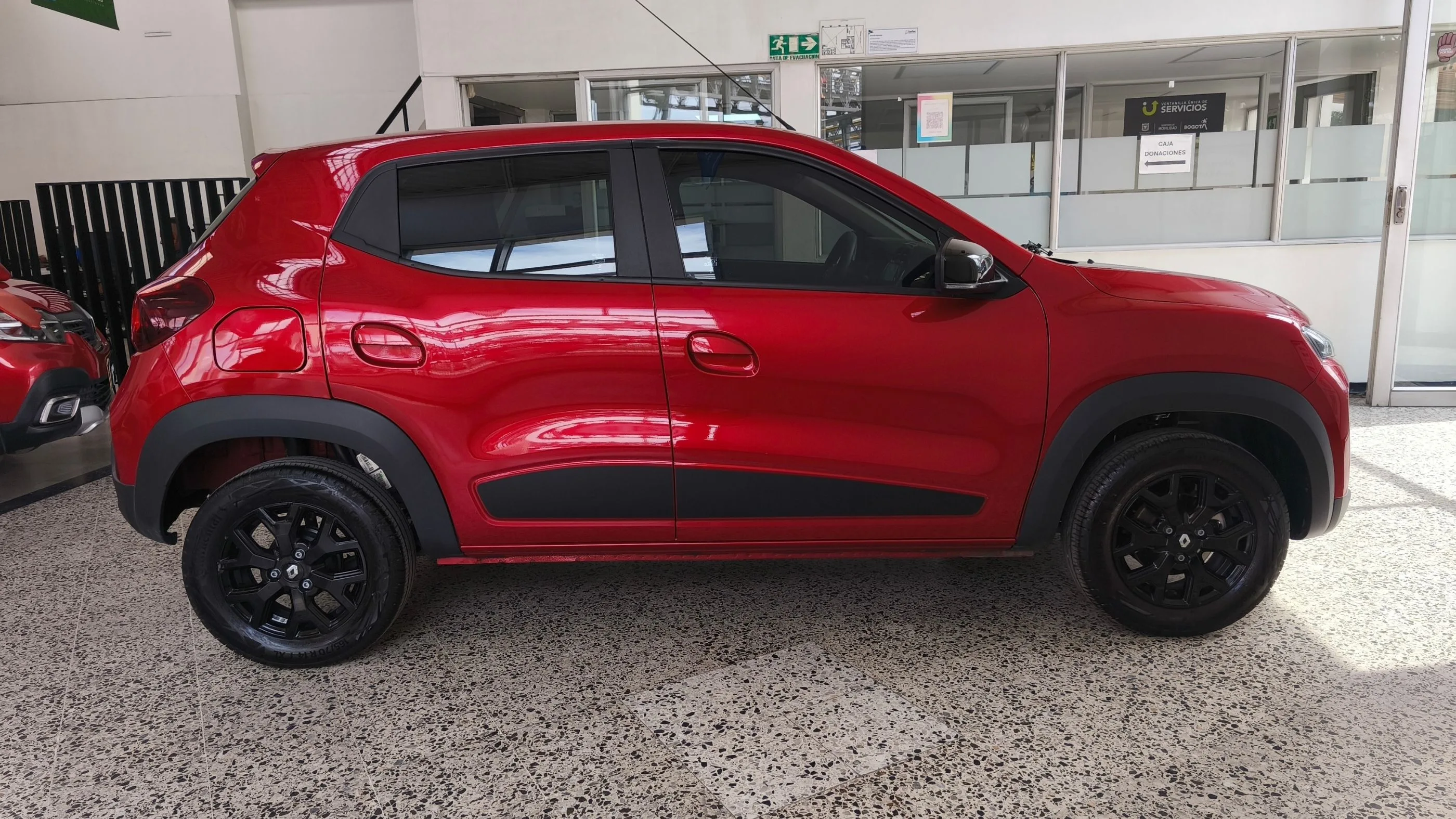 RENAULT KWID INTENS MT 1000CC 12V 4AB ABS