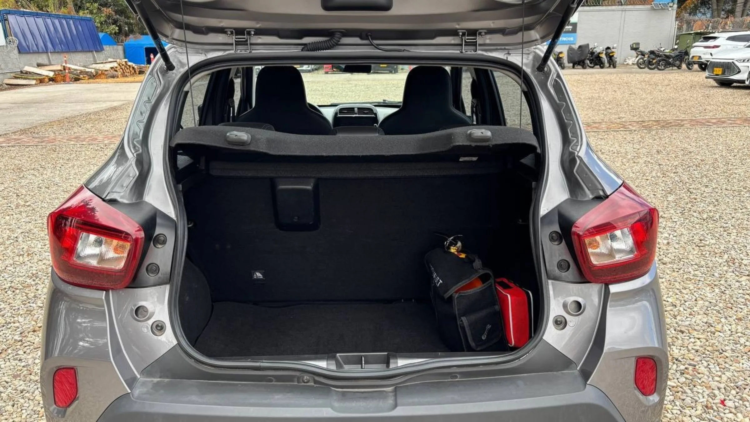 RENAULT KWID INTENS MT 1000CC 12V 4AB ABS