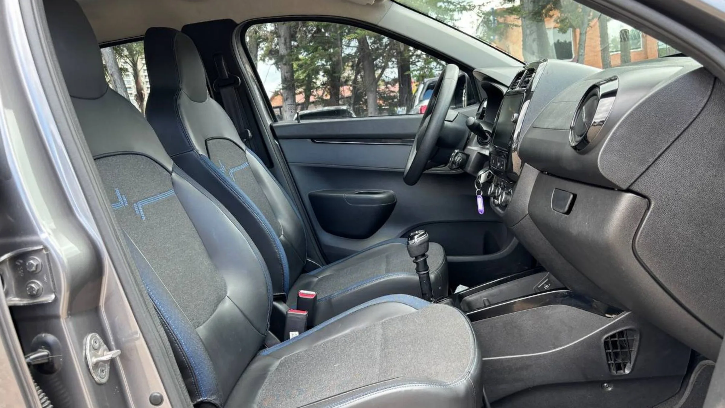 RENAULT KWID INTENS MT 1000CC 12V 4AB ABS