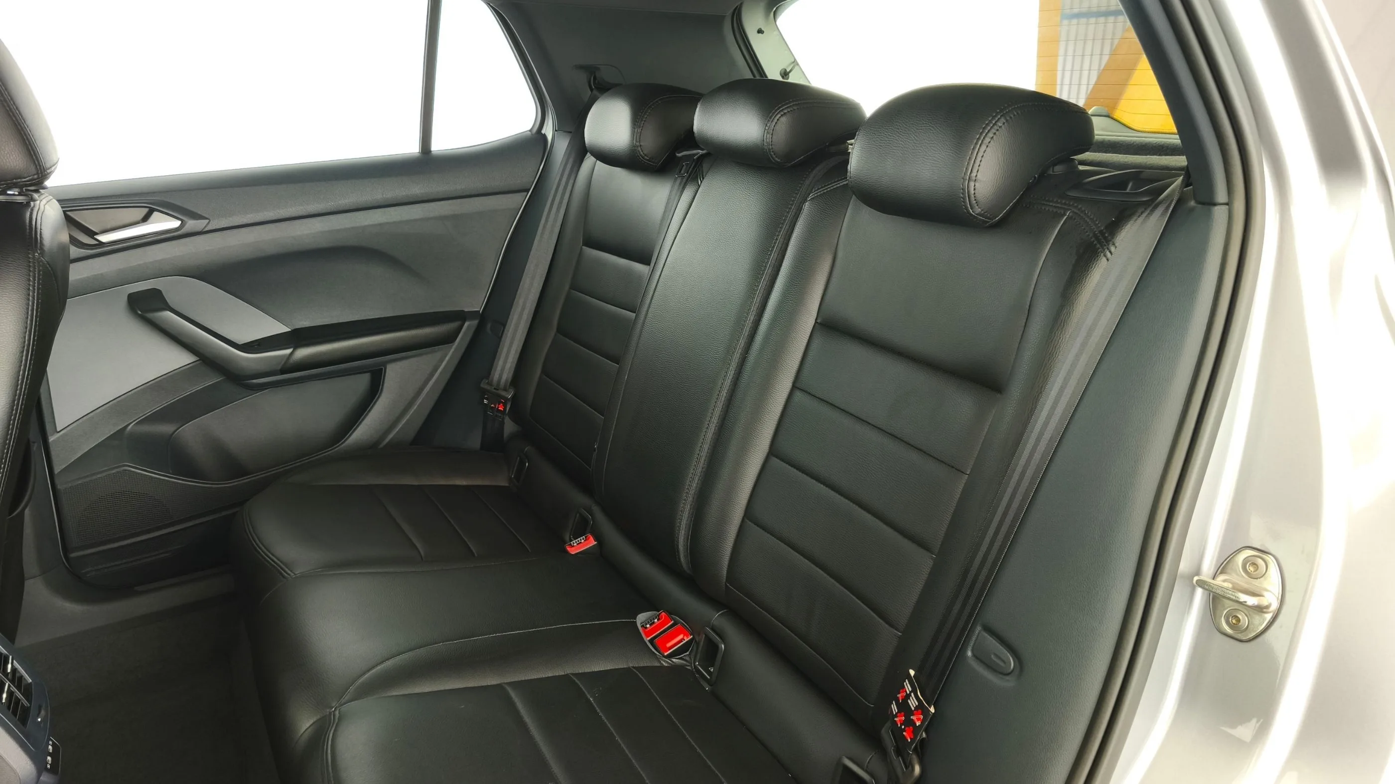 VOLKSWAGEN T COMFORTLINE TP 1000CC T 6AB ABS CT R17