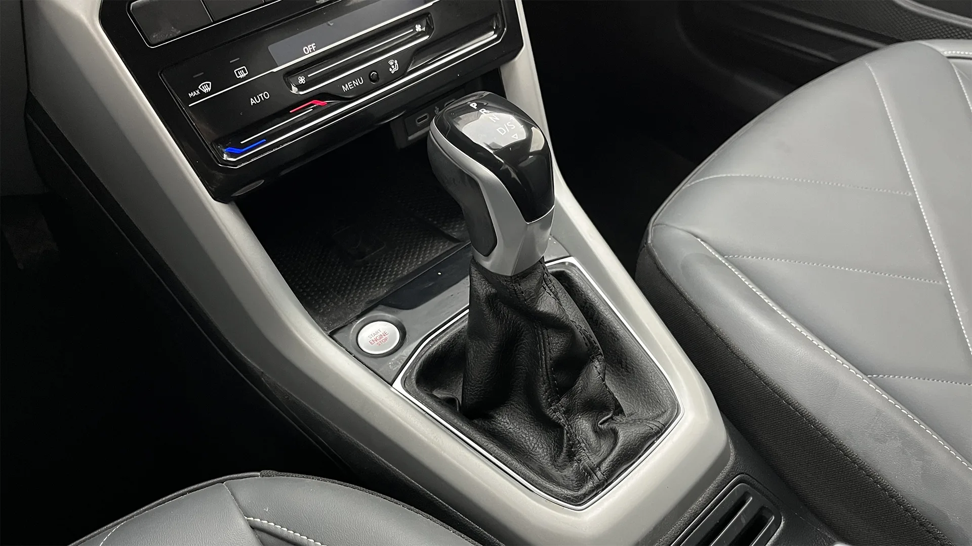 VOLKSWAGEN T COMFORTLINE AT 1000CC T 6AB