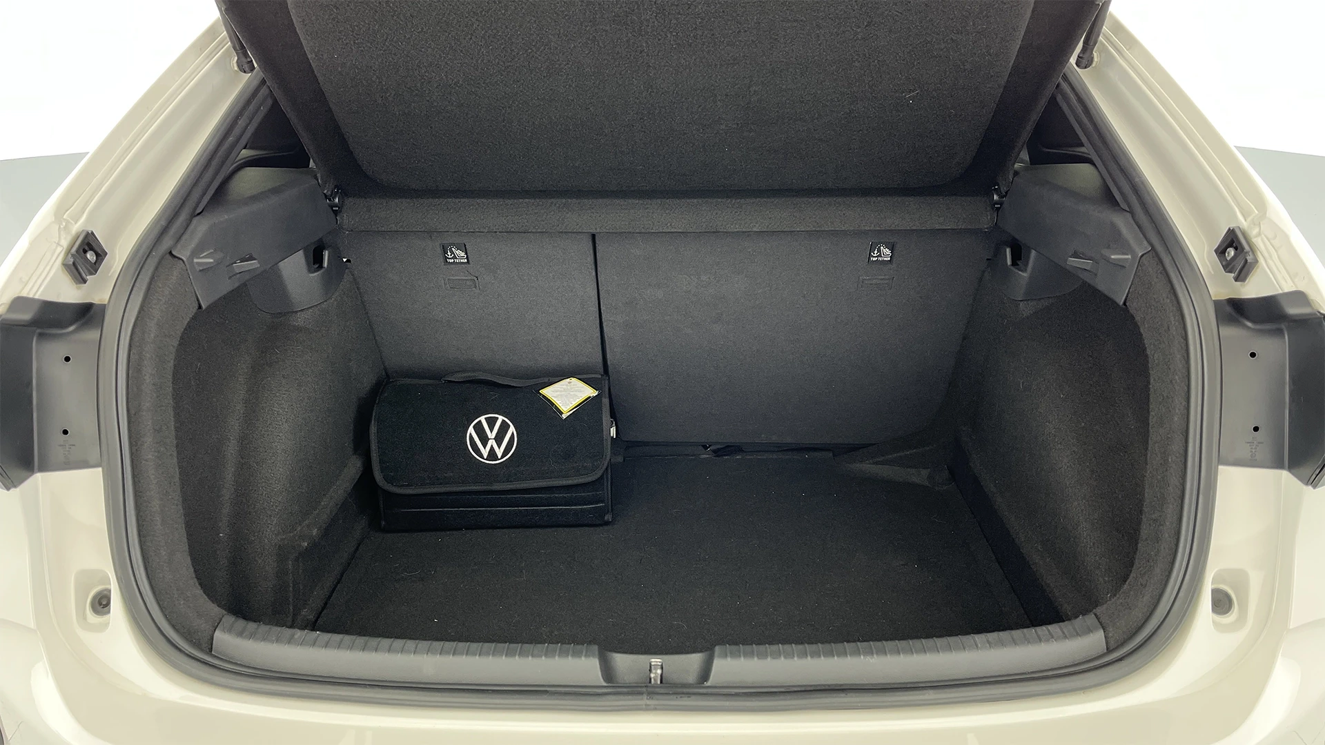 VOLKSWAGEN NIVUS HIGHLINE AT 1000CC 4X2 6AB