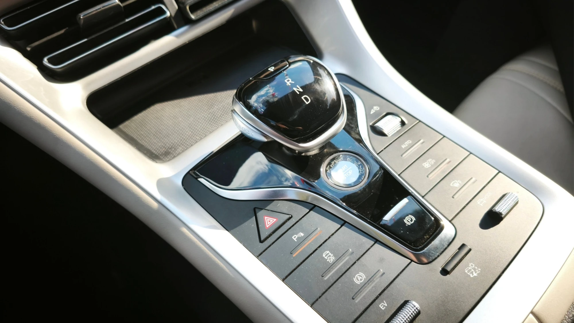 BYD SONG PRO GL PHEV AT 1500CC 4X2 6AB