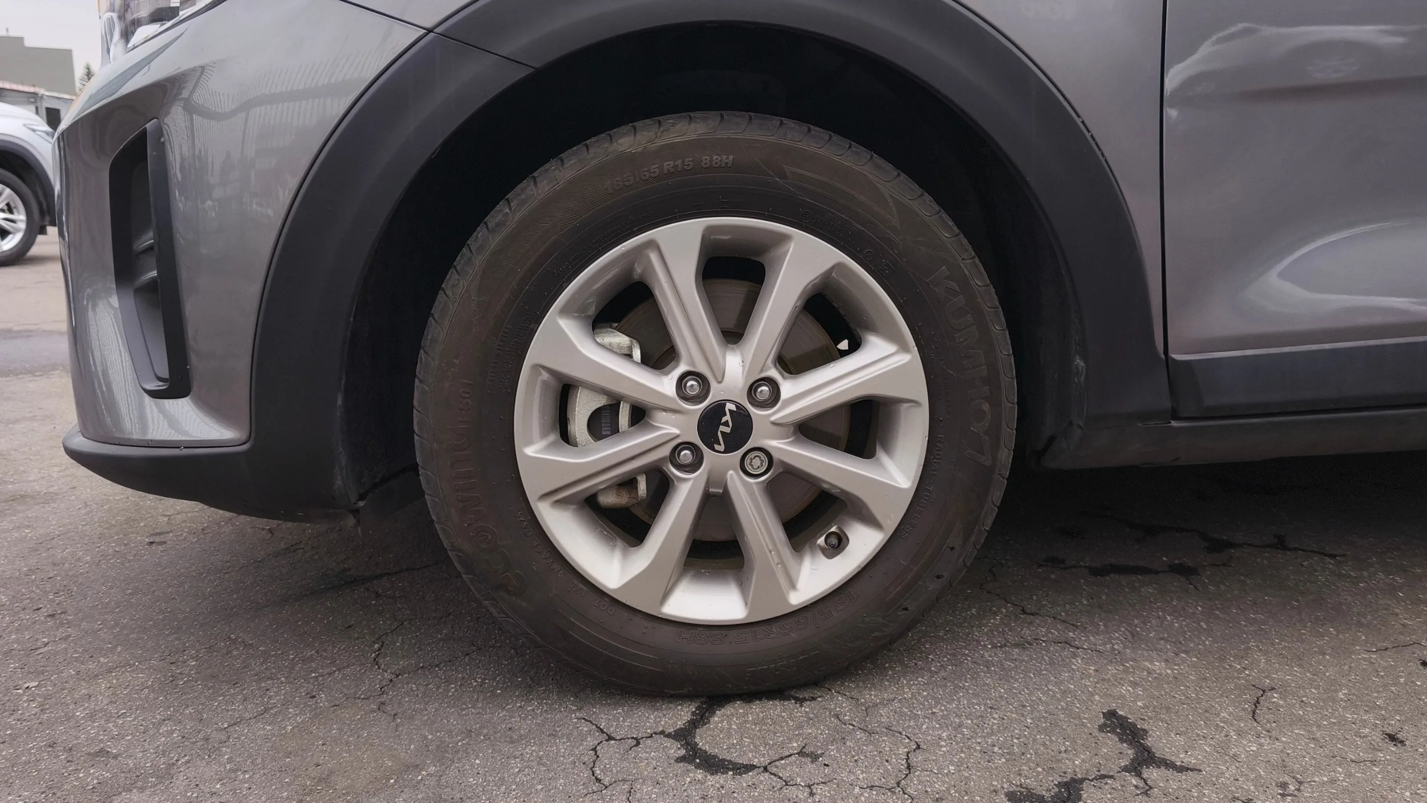 KIA STONIC DESIRE MT 1000CC T 4X2 6AB