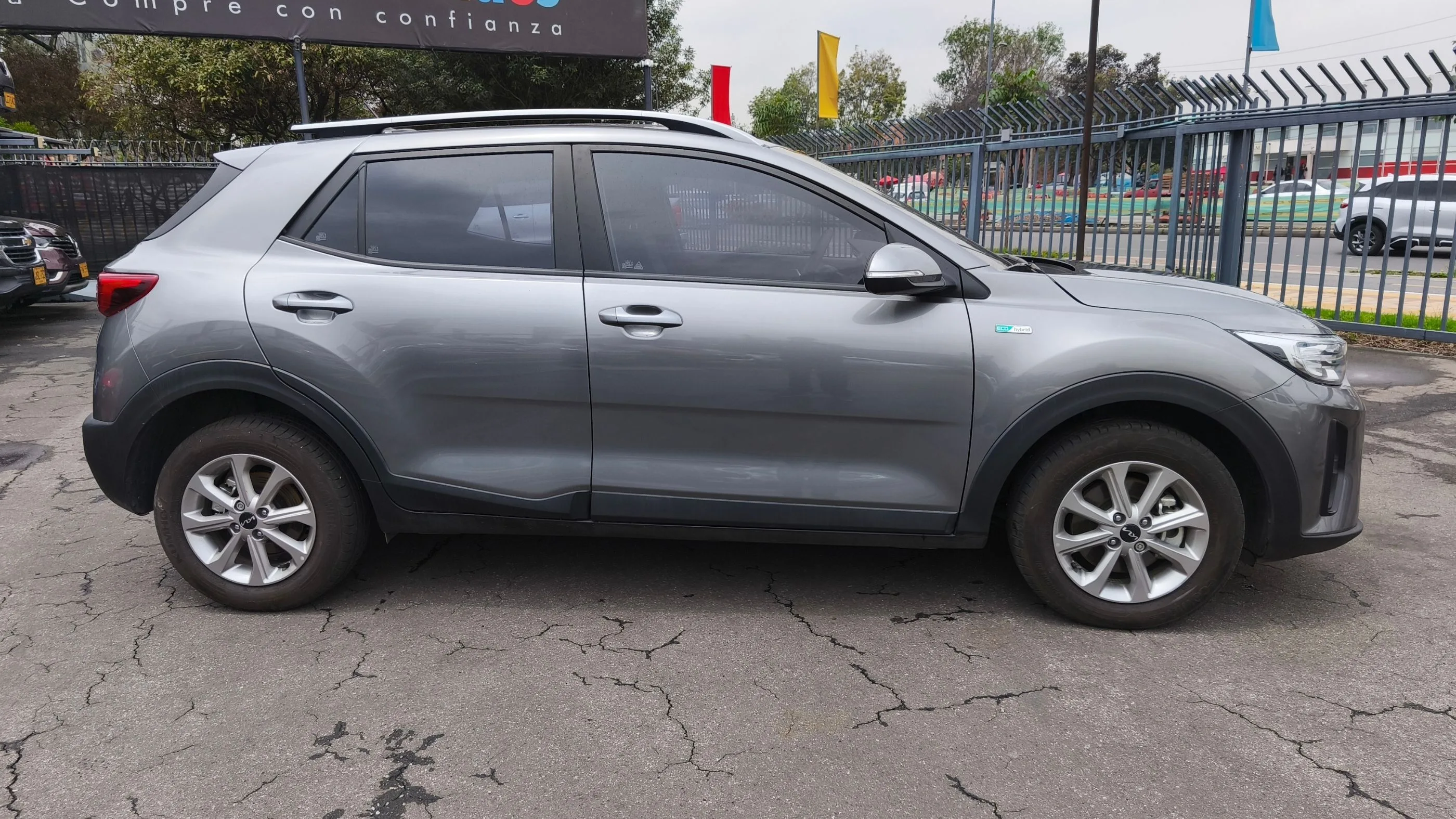 KIA STONIC DESIRE MT 1000CC T 4X2 6AB