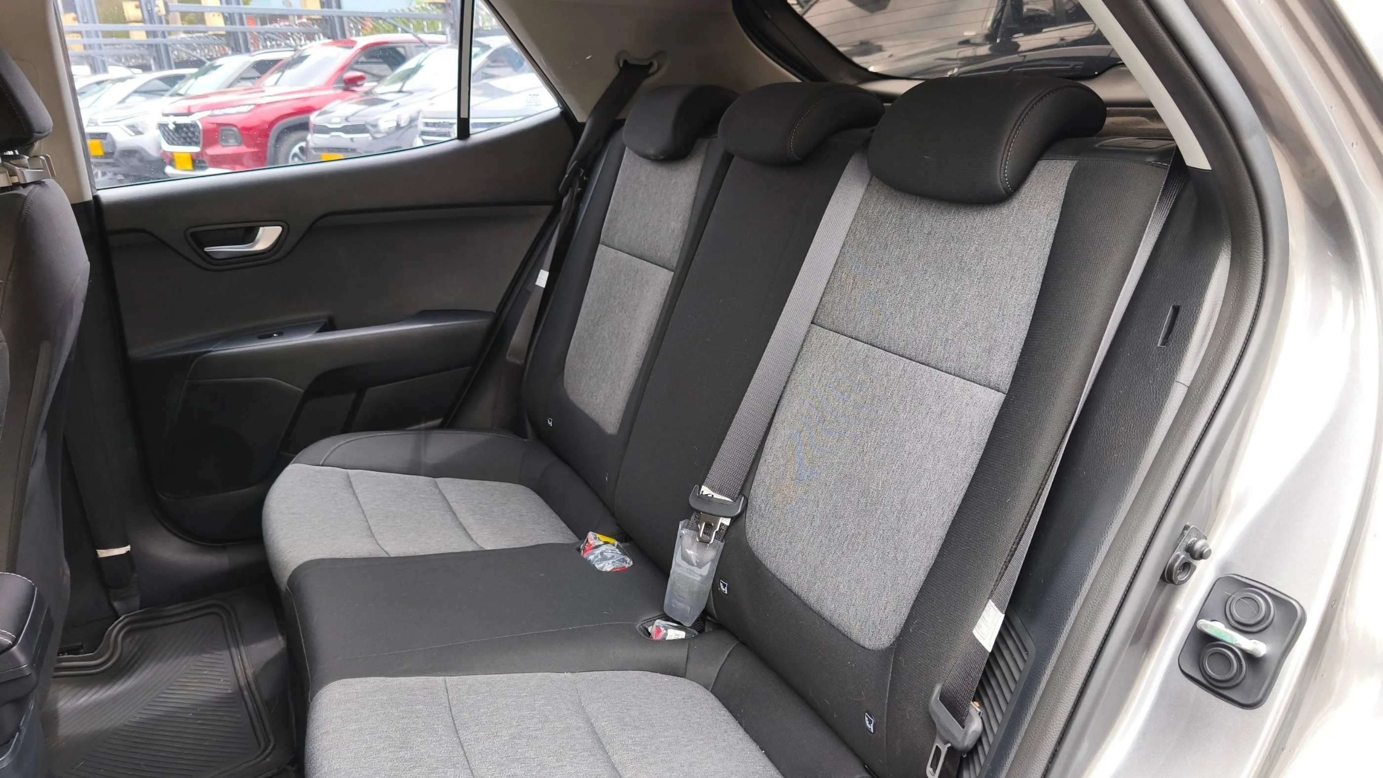 KIA STONIC DESIRE MT 1000CC T 4X2 6AB