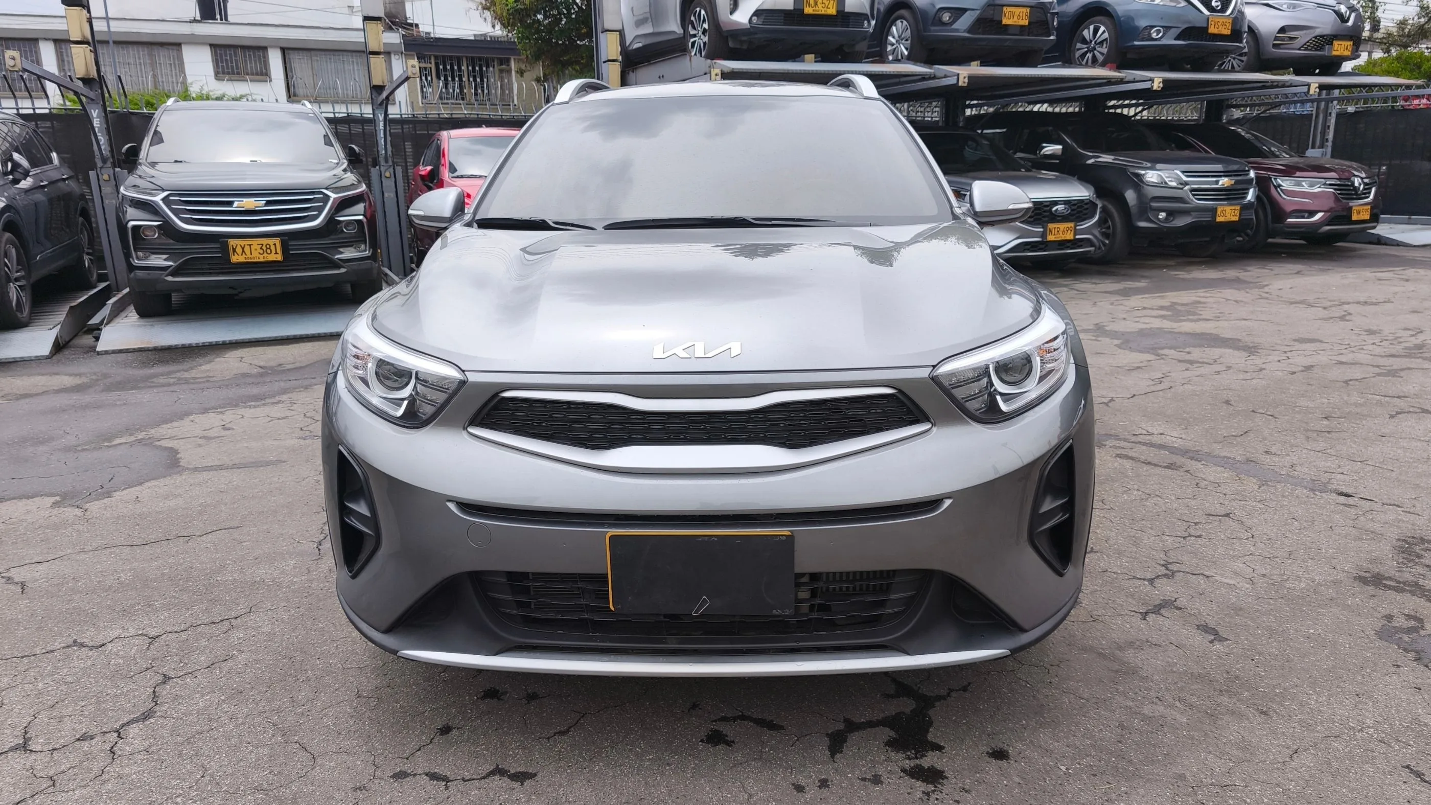 KIA STONIC DESIRE MT 1000CC T 4X2 6AB