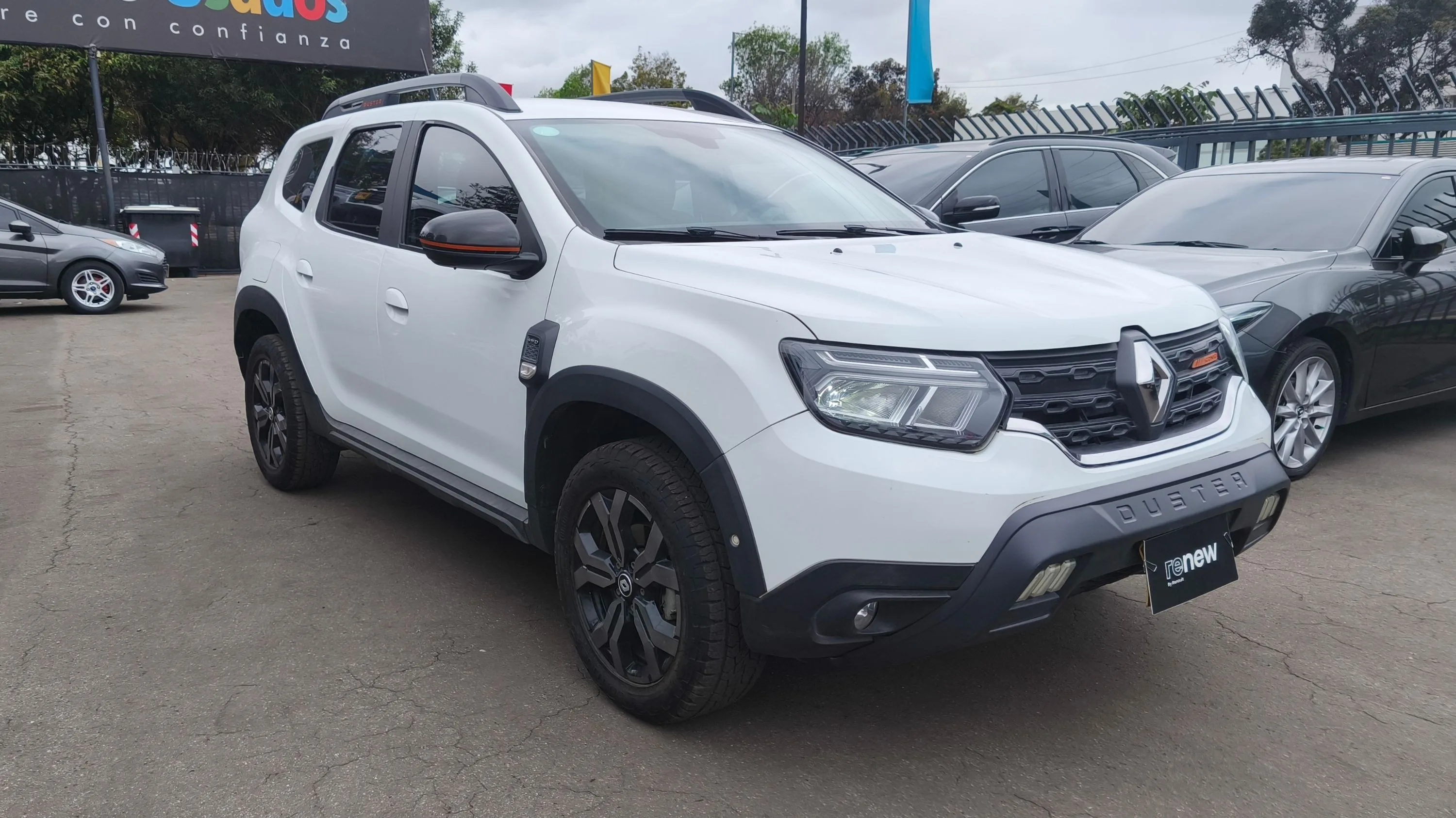RENAULT DUSTER ICONIC MT 1300CC T 4X4 6AB