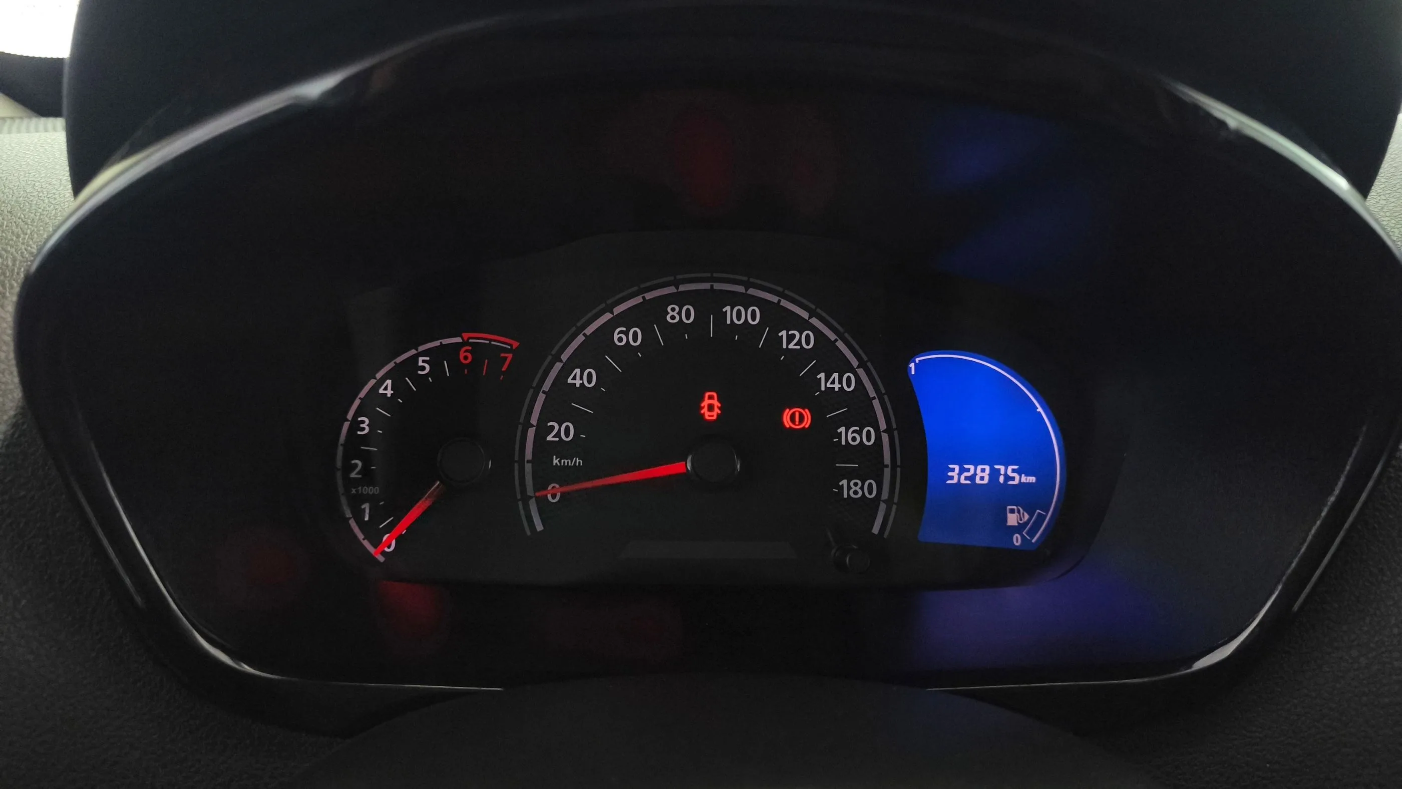 RENAULT KWID OUTSIDER MT 1000CC 12V 4AB ABS
