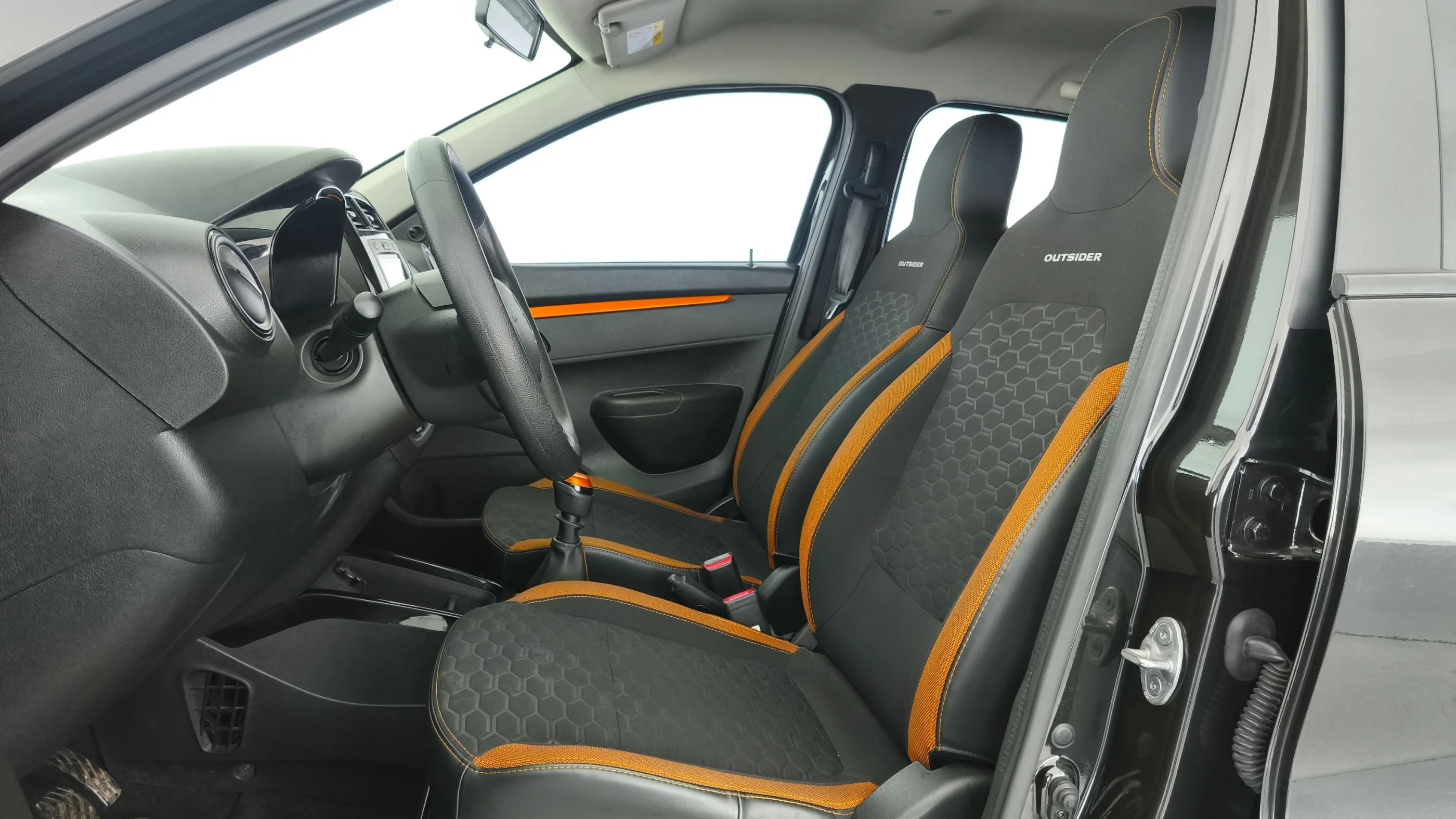 RENAULT KWID OUTSIDER MT 1000CC 12V 4AB ABS