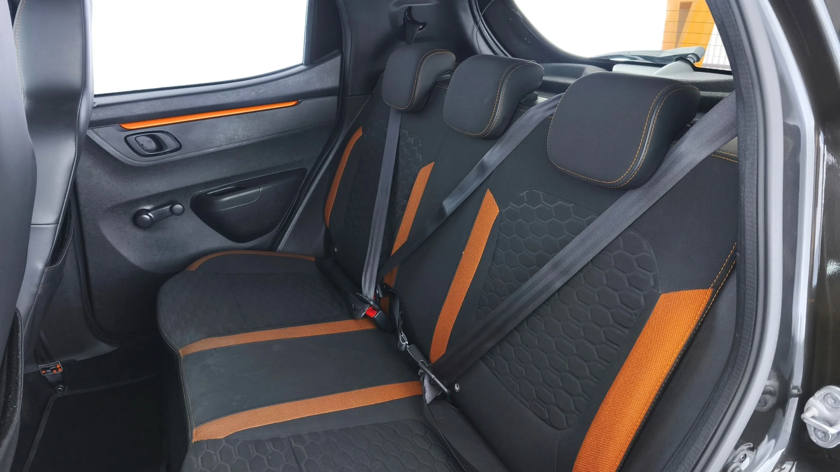RENAULT KWID OUTSIDER MT 1000CC 12V 4AB ABS