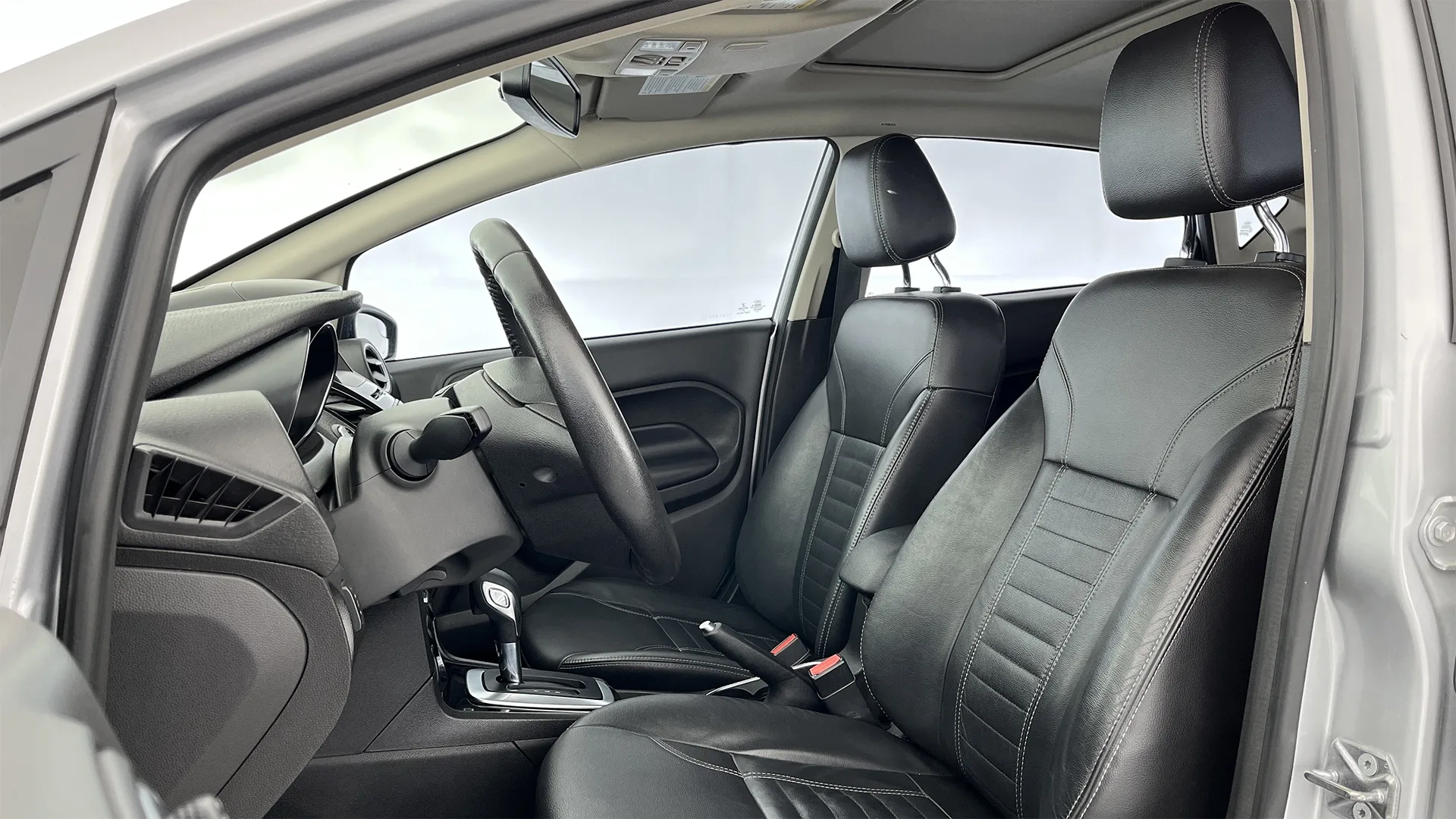 FORD FIESTA HATCHBACK TITANIUM TP 1600CC 5P