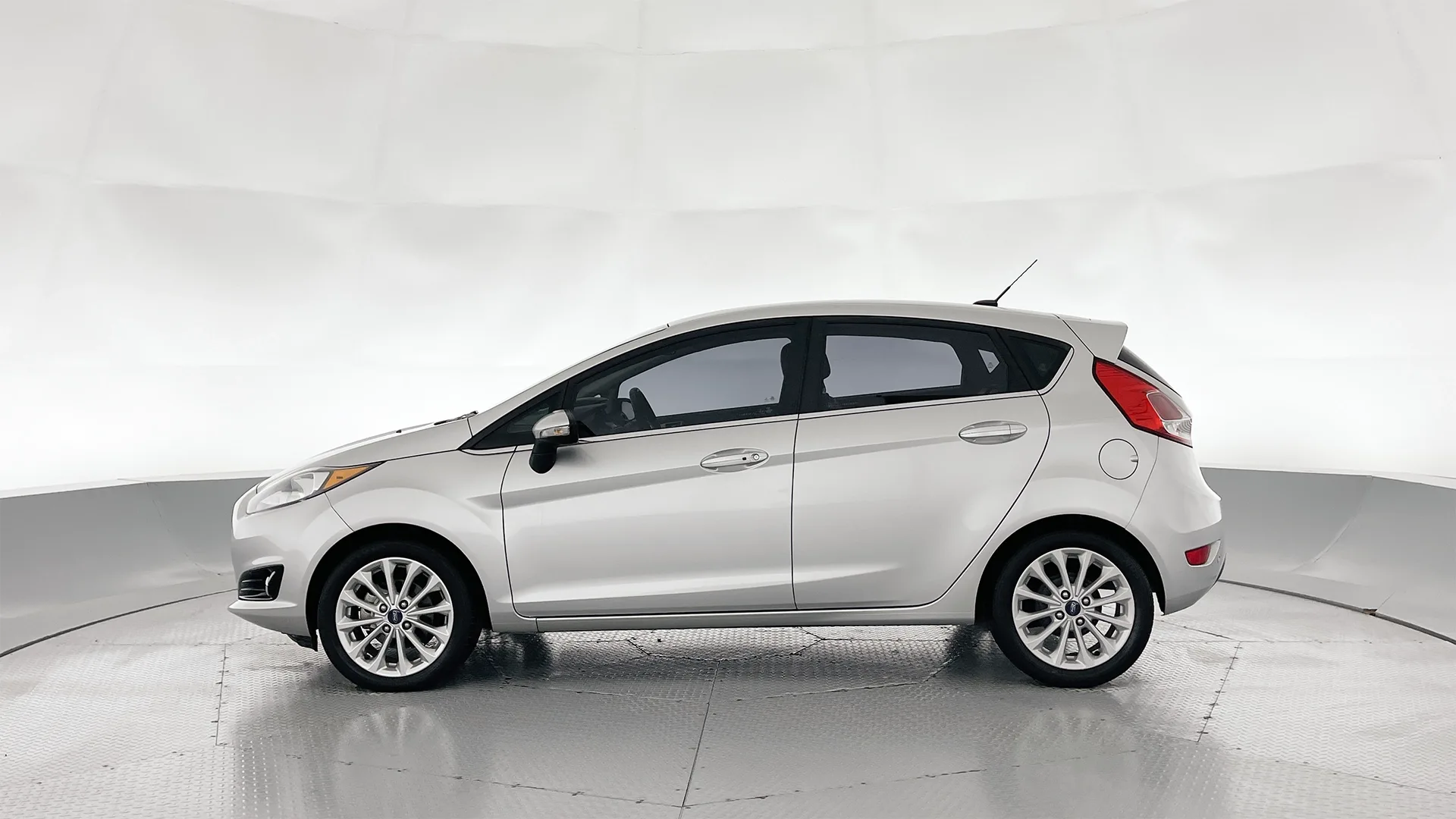 FORD FIESTA HATCHBACK TITANIUM TP 1600CC 5P