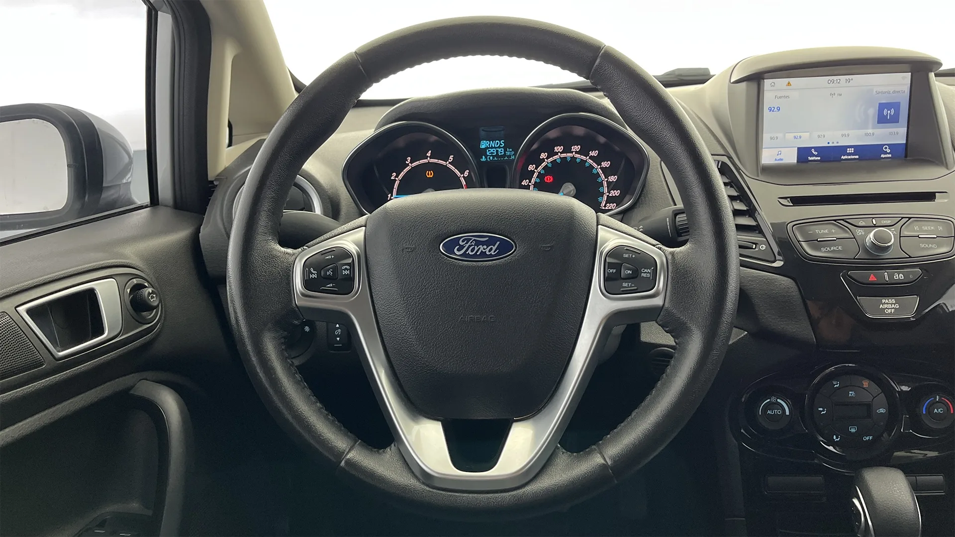 FORD FIESTA HATCHBACK TITANIUM TP 1600CC 5P