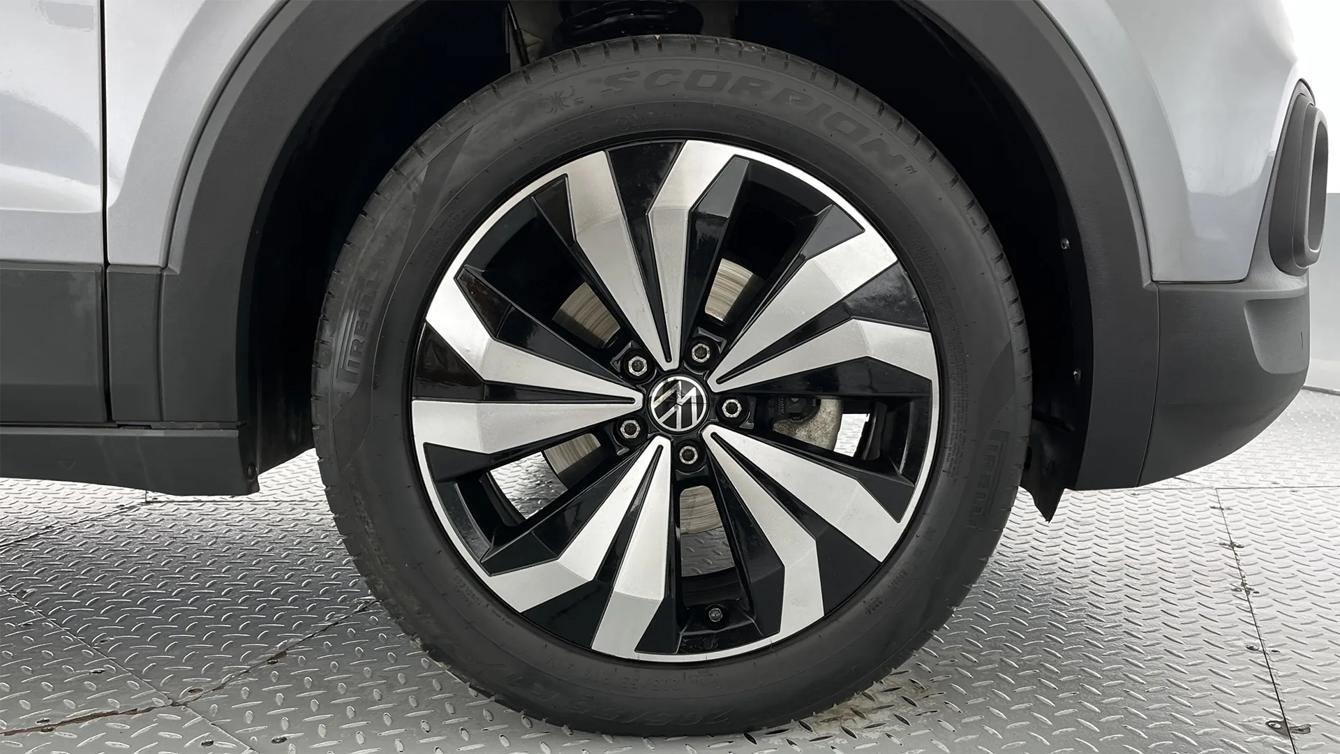 VOLKSWAGEN T COMFORTLINE TP 1000CC T 6AB ABS CT R17