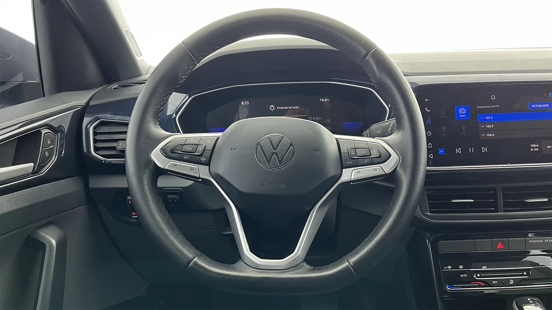 VOLKSWAGEN T COMFORTLINE TP 1000CC T 6AB ABS CT R17