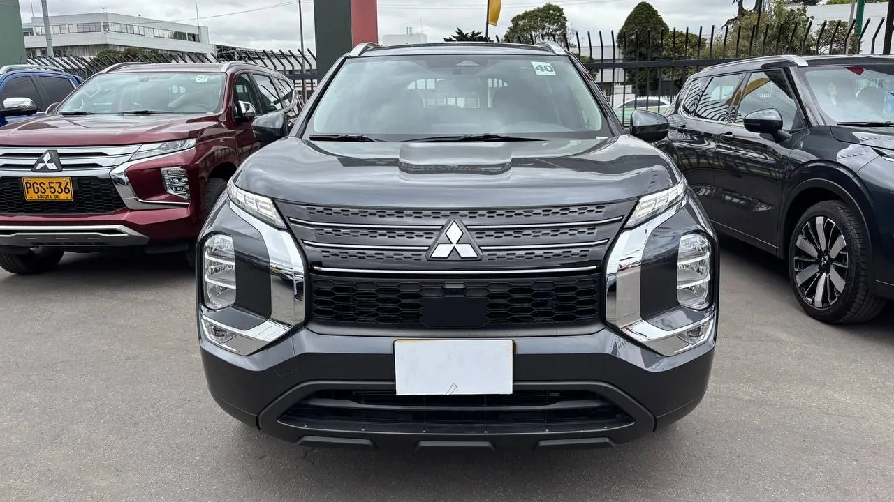 MITSUBISHI OUTLANDER 2.5L AT 2500CC 7AB 4X2