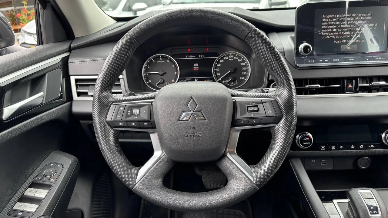 MITSUBISHI OUTLANDER 2.5L AT 2500CC 7AB 4X2
