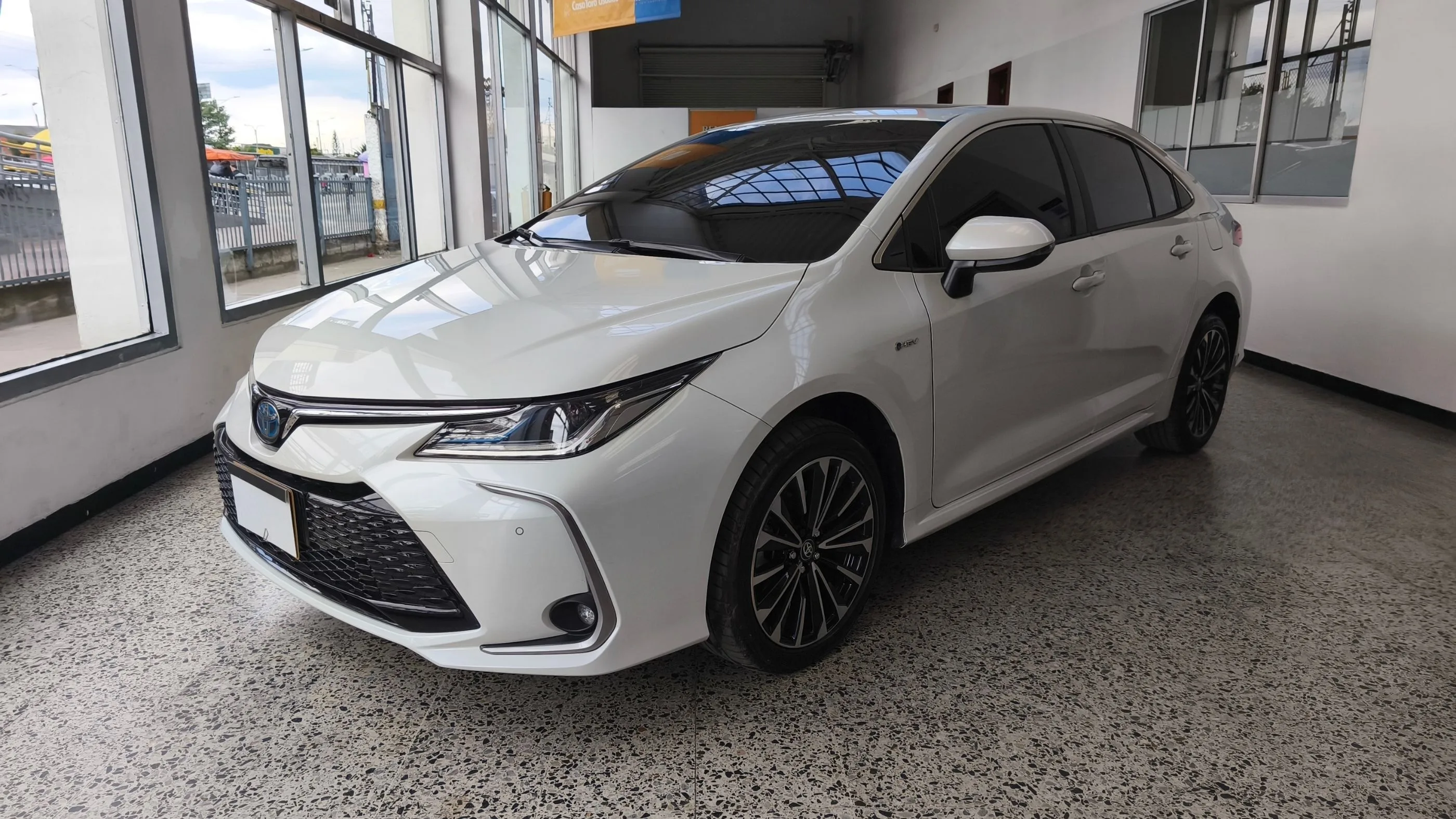TOYOTA COROLLA SE-G HYBRID TP 1800CC 7AB ABS TC CT