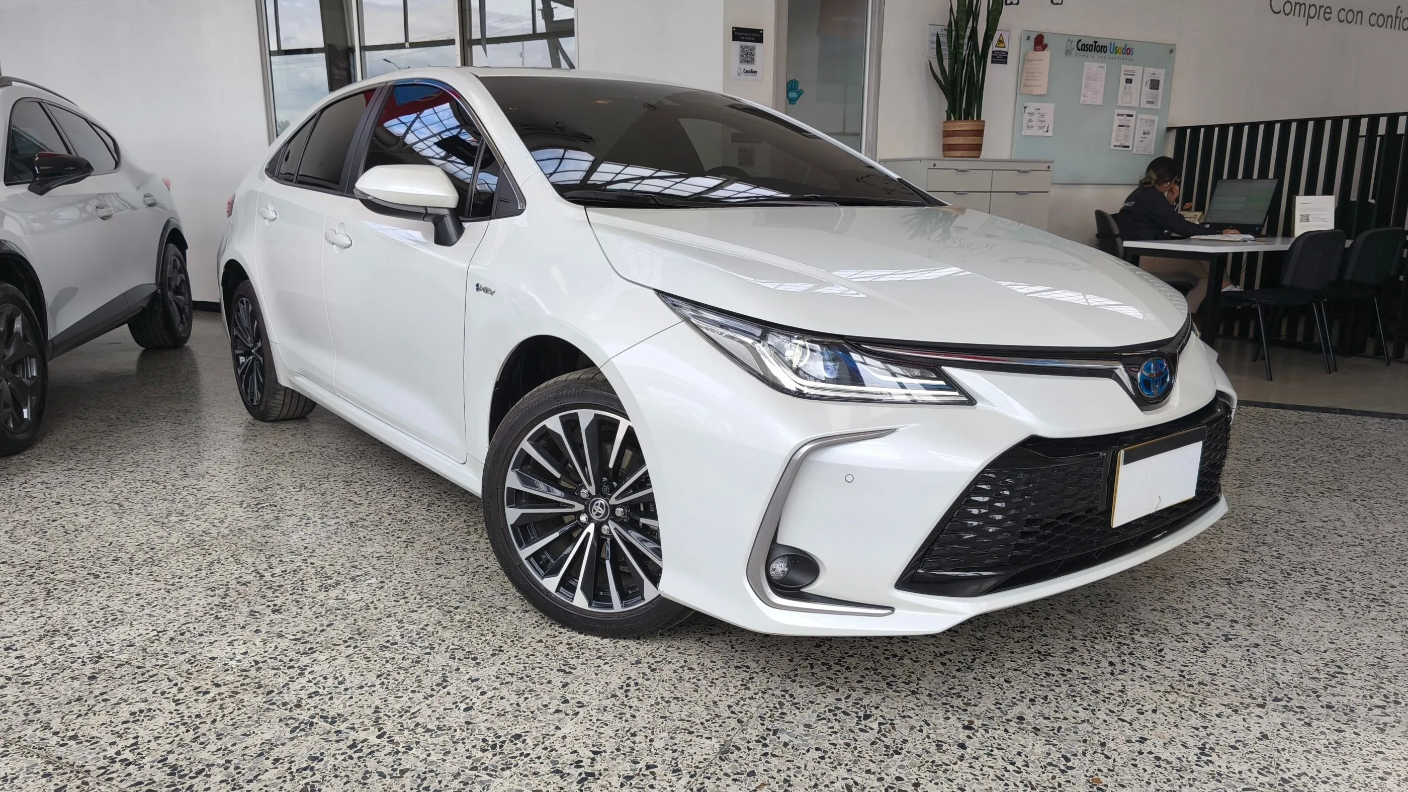 TOYOTA COROLLA SE-G HYBRID TP 1800CC 7AB ABS TC CT