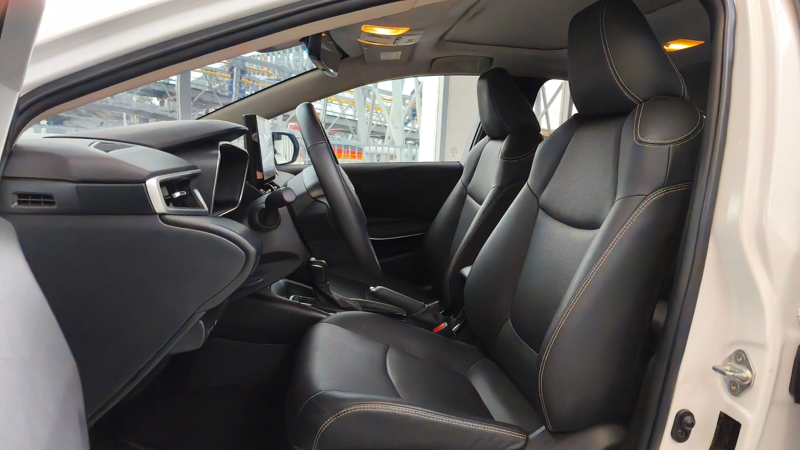 TOYOTA COROLLA SE-G HYBRID TP 1800CC 7AB ABS TC CT