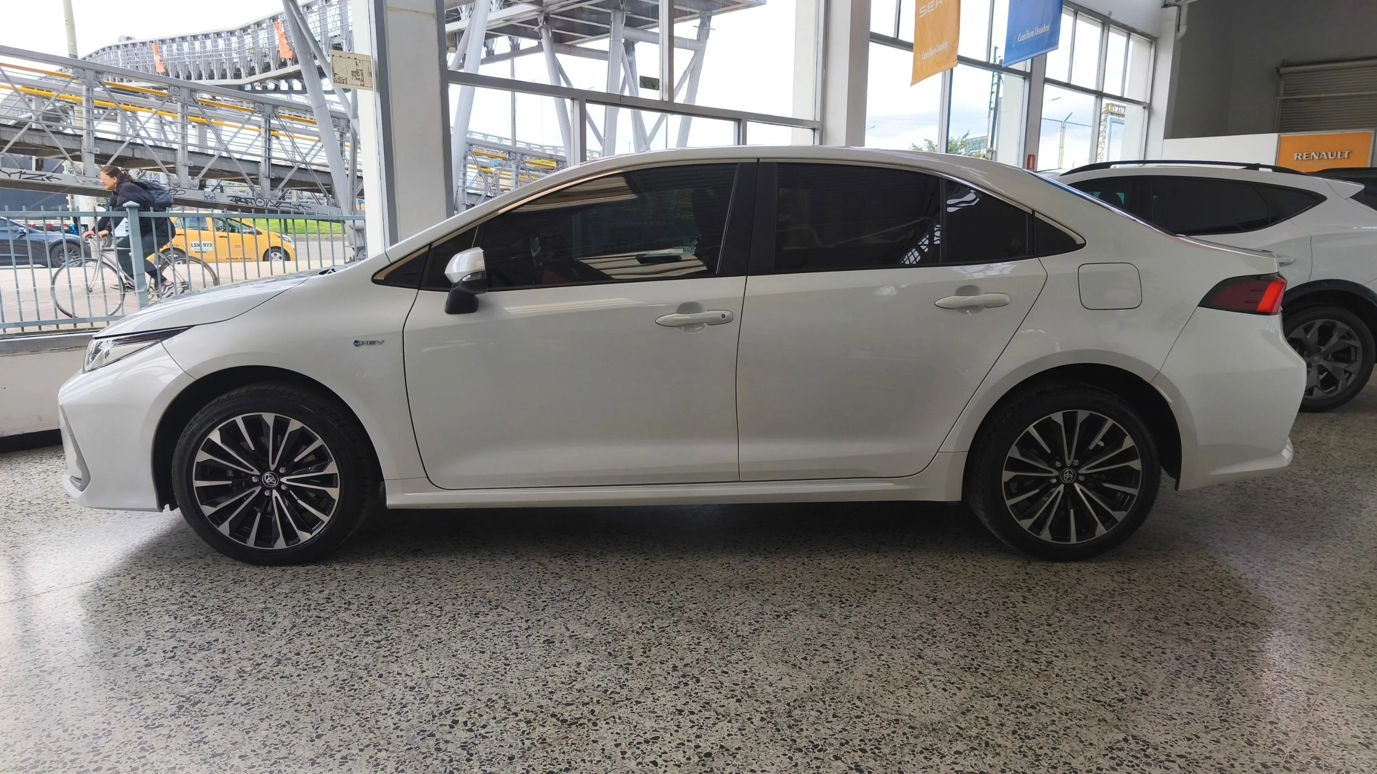 TOYOTA COROLLA SE-G HYBRID TP 1800CC 7AB ABS TC CT