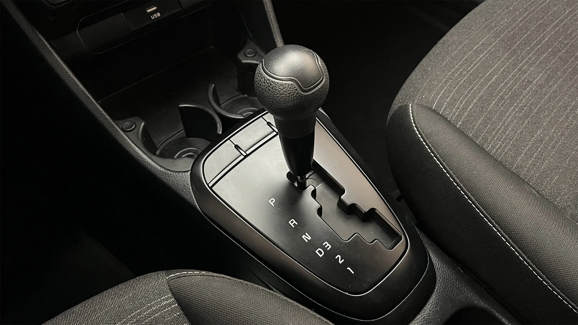 KIA PICANTO VIBRANT AT 1250CC 2AB ABS AA R13