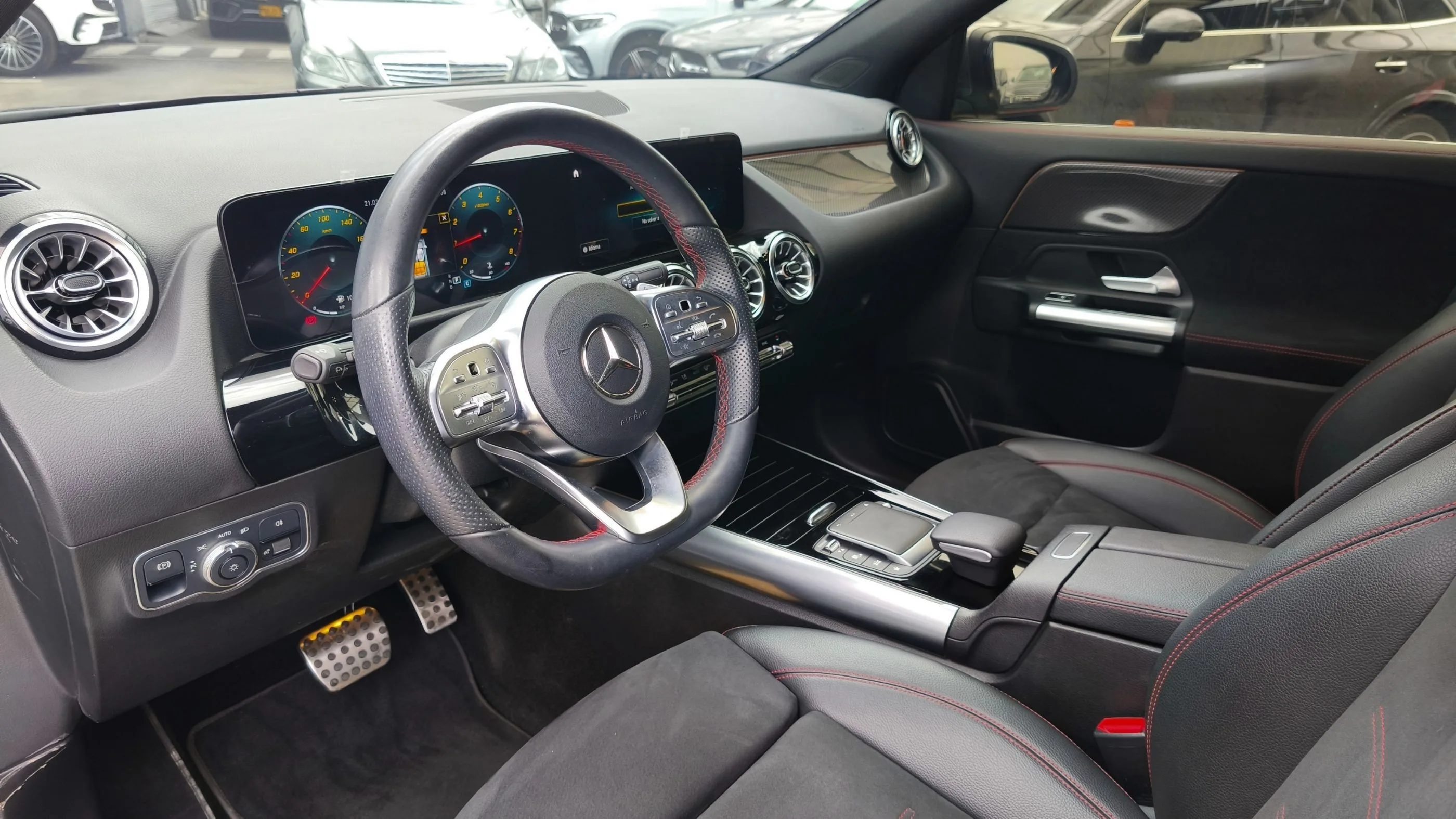 MERCEDES-BENZ GLA 200 [H247] AMG LINE TP 1300CC T CT