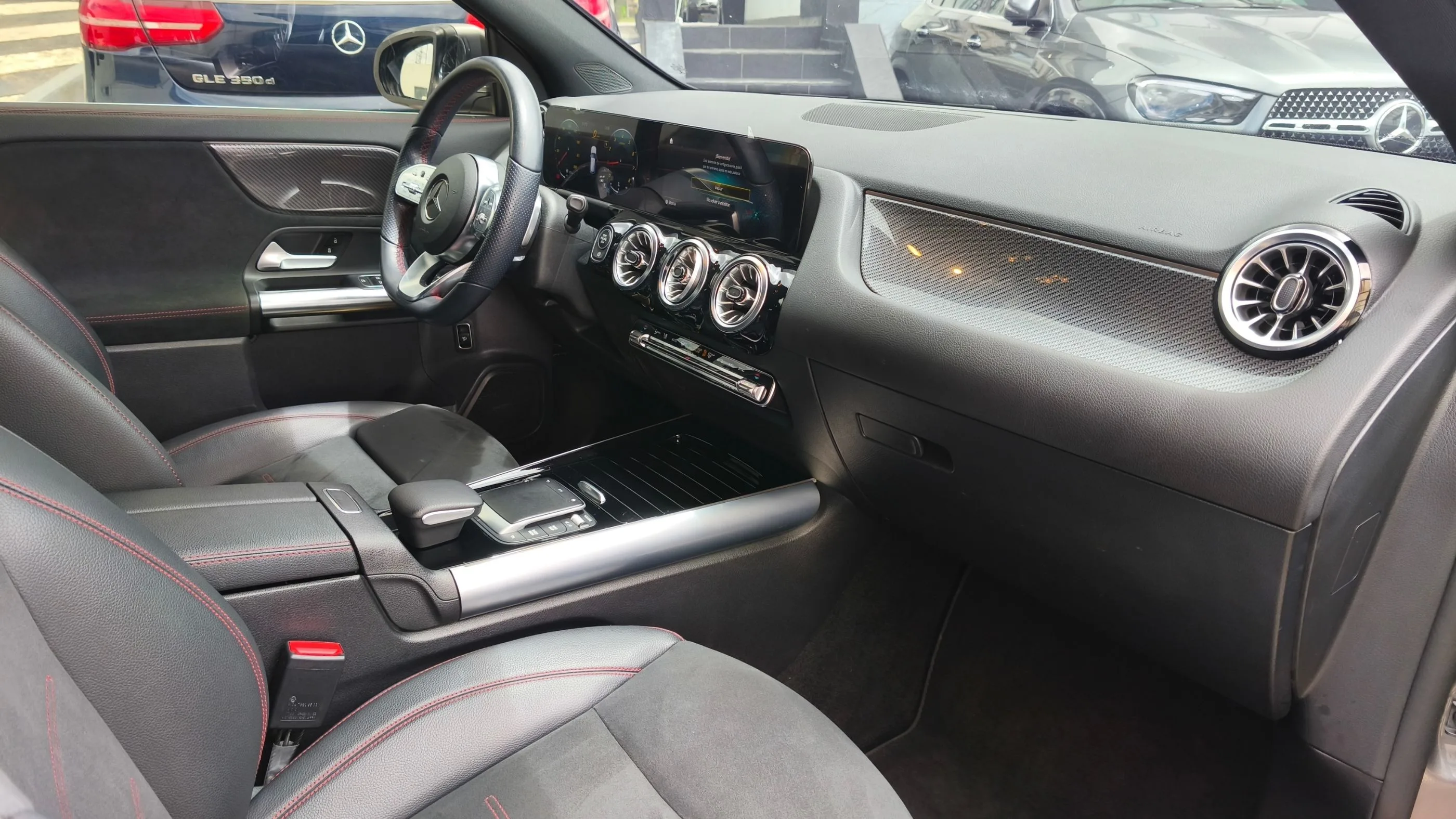 MERCEDES-BENZ GLA 200 [H247] AMG LINE TP 1300CC T CT